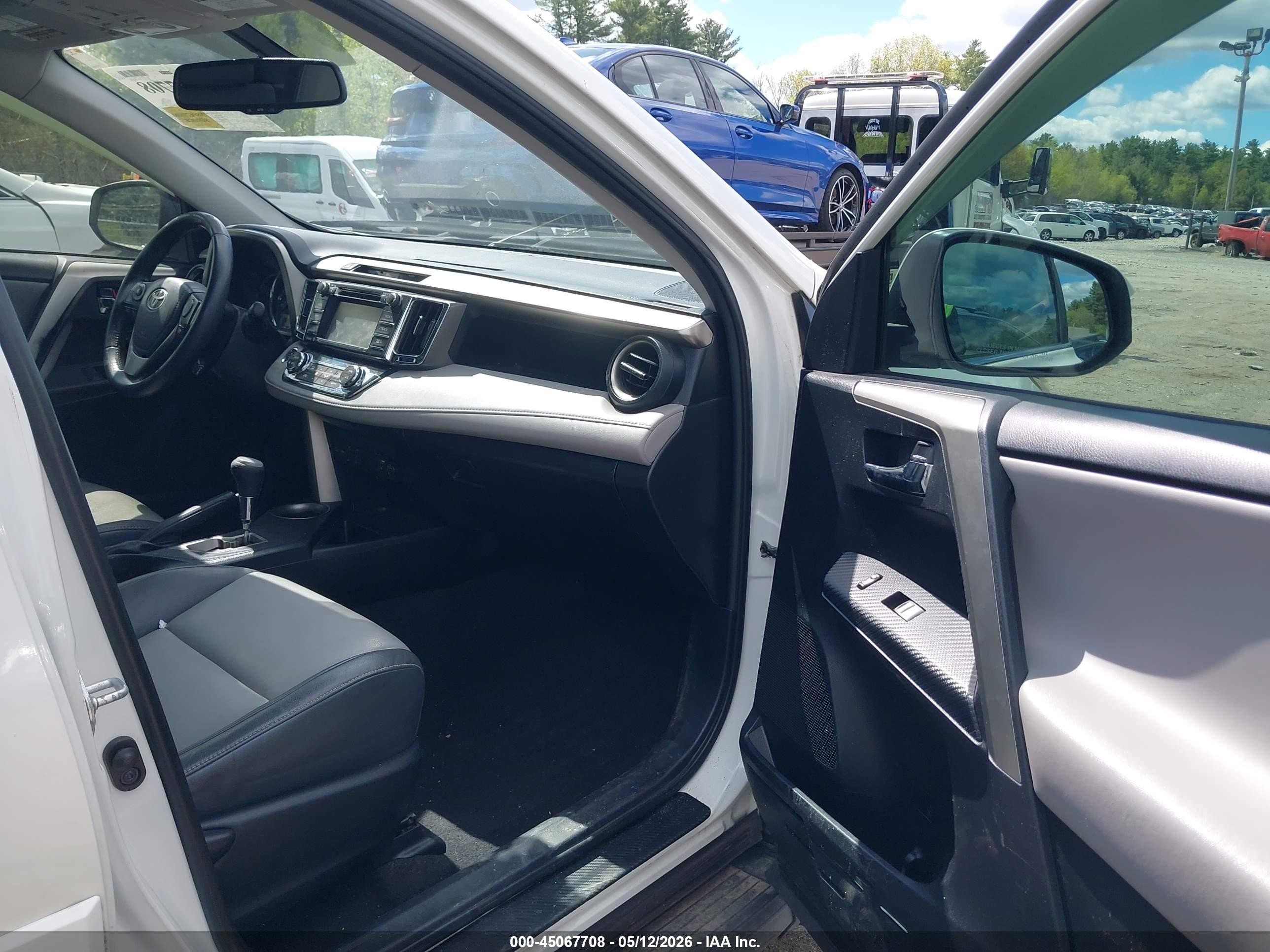 2014 Toyota Rav4 Limited White vin: JTMDFREV8ED049004