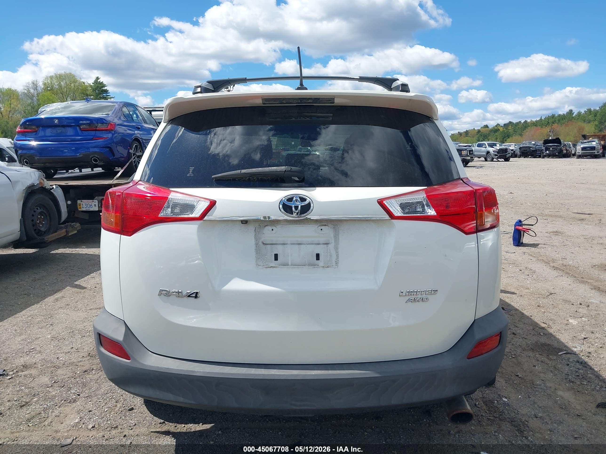 2014 Toyota Rav4 Limited White vin: JTMDFREV8ED049004