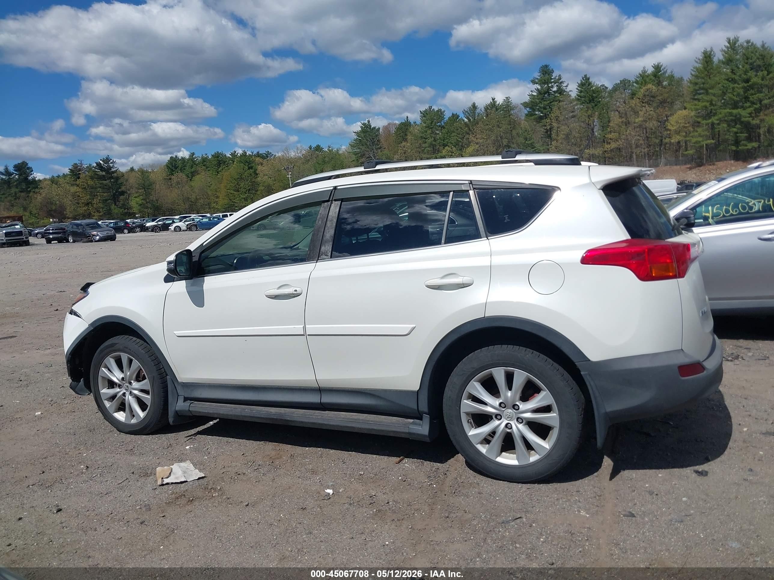 2014 Toyota Rav4 Limited White vin: JTMDFREV8ED049004