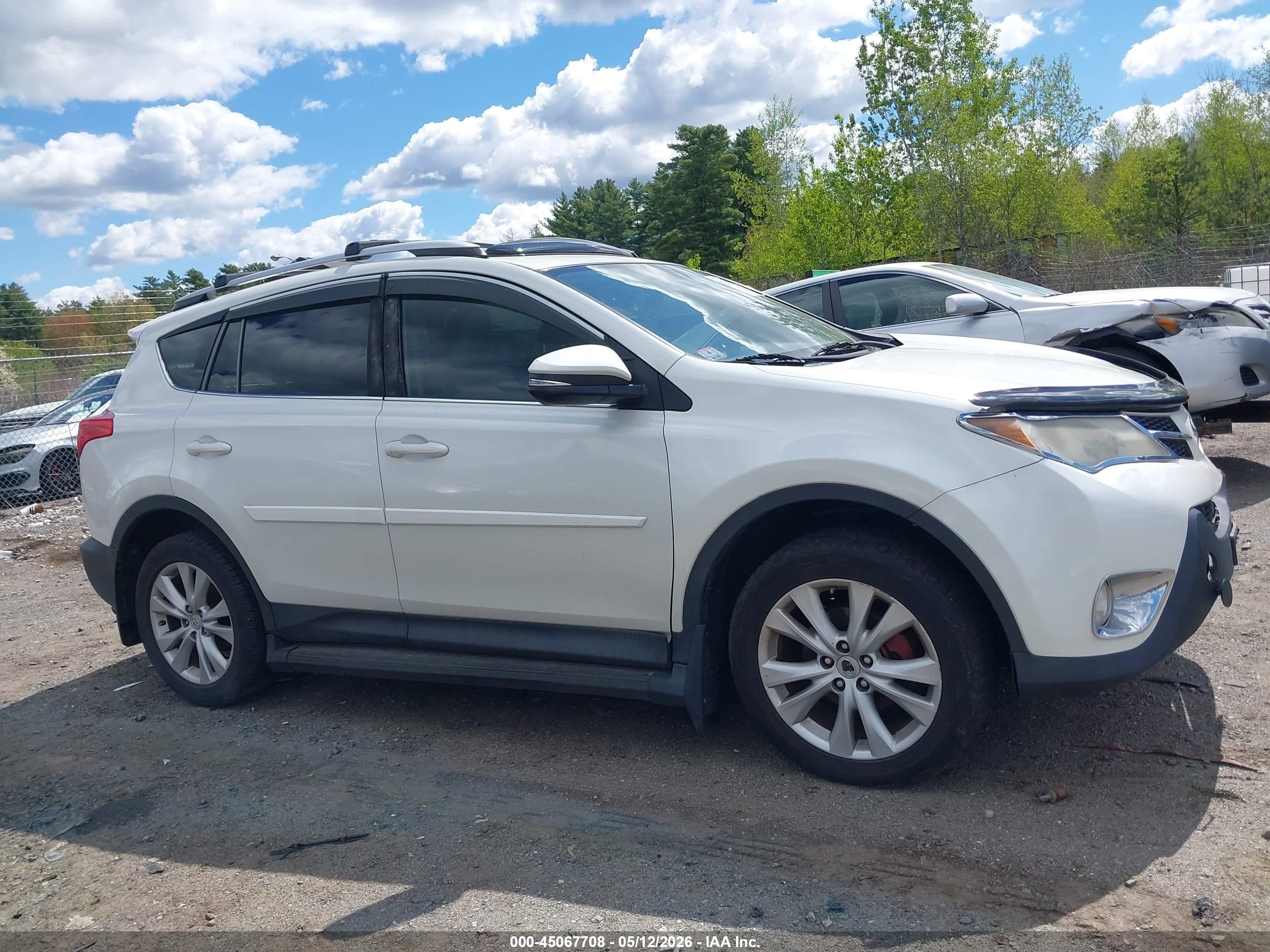 2014 Toyota Rav4 Limited White vin: JTMDFREV8ED049004