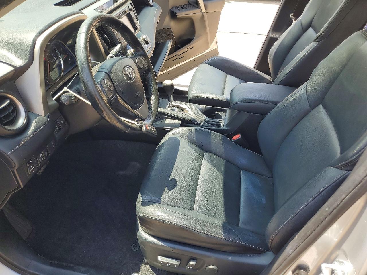 2015 Toyota Rav4 Limited Silver vin: JTMDFREV8FJ027085