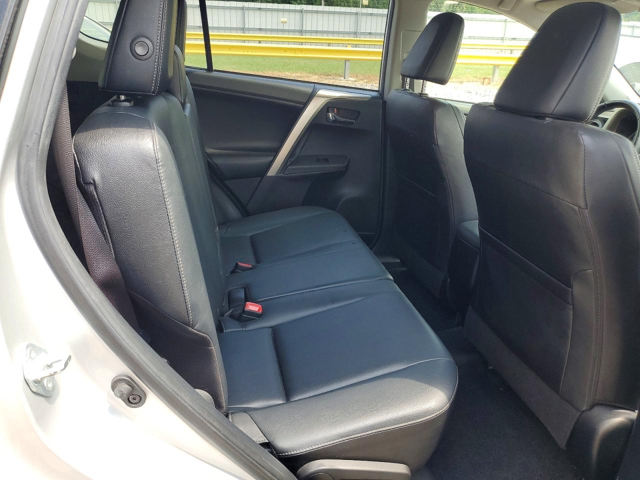 2015 Toyota Rav4 Limited Silver vin: JTMDFREV8FJ027085
