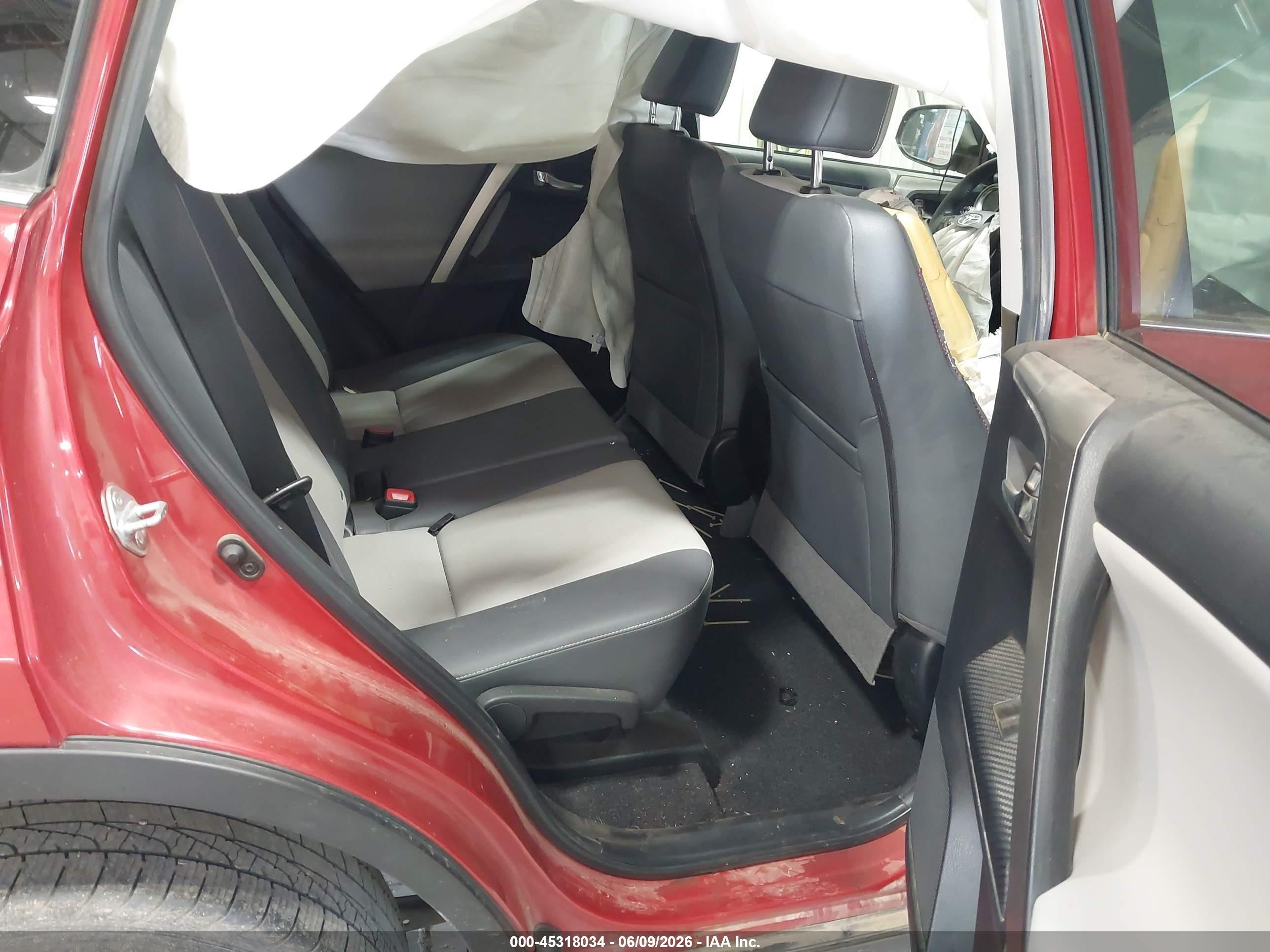 2015 Toyota Rav4 Limited Red vin: JTMDFREV9FD123855