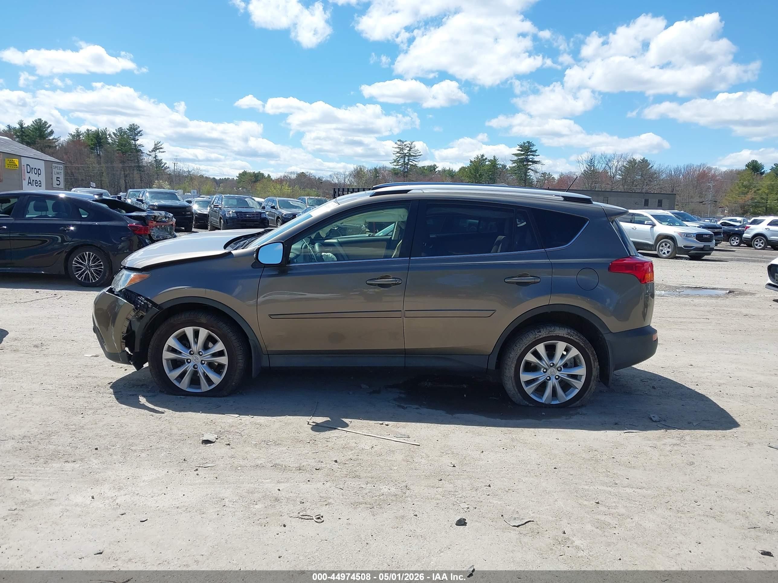 2015 Toyota Rav4 Limited Brown vin: JTMDFREV9FD172280