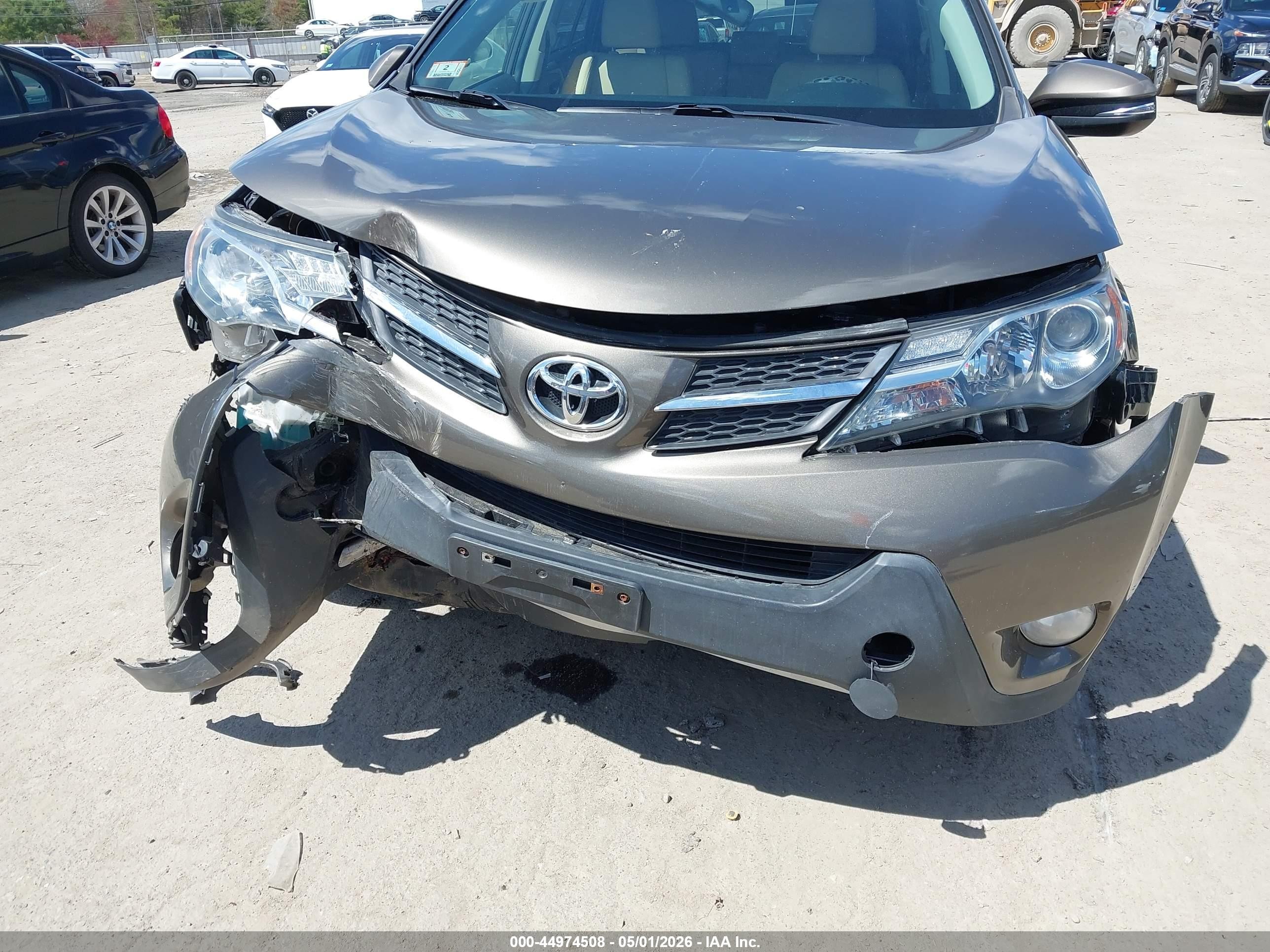 2015 Toyota Rav4 Limited Brown vin: JTMDFREV9FD172280
