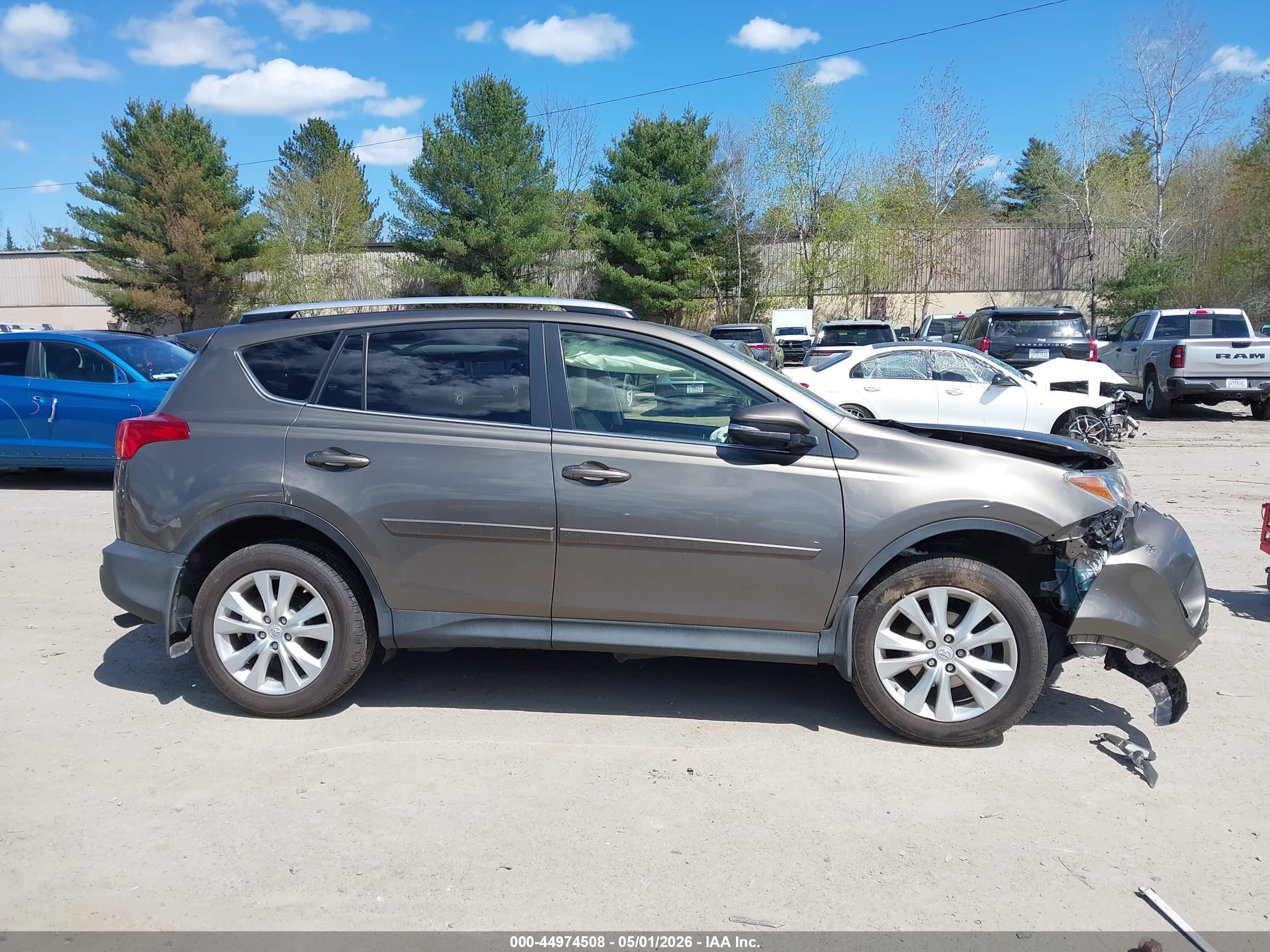 2015 Toyota Rav4 Limited Brown vin: JTMDFREV9FD172280