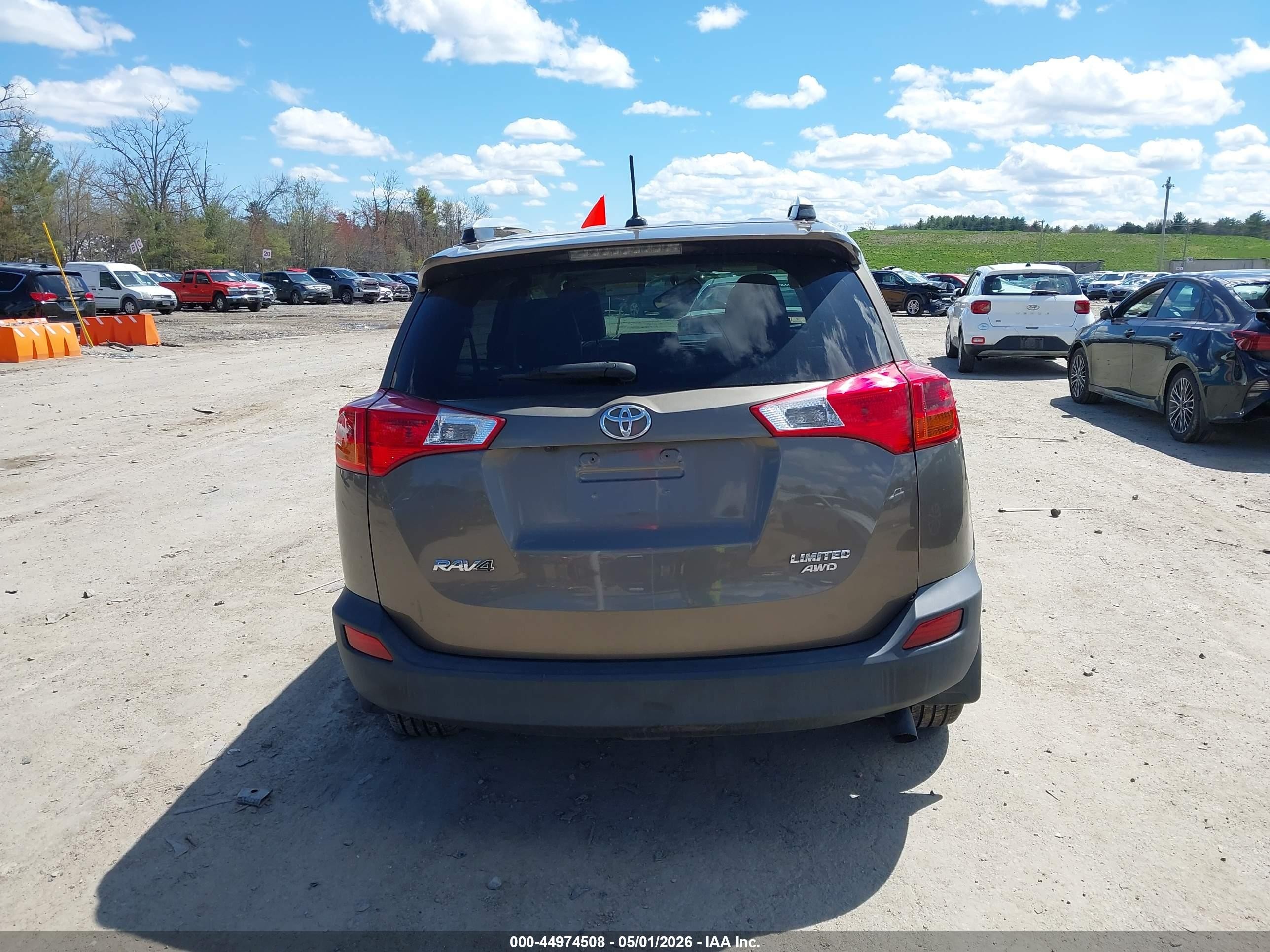 2015 Toyota Rav4 Limited Brown vin: JTMDFREV9FD172280