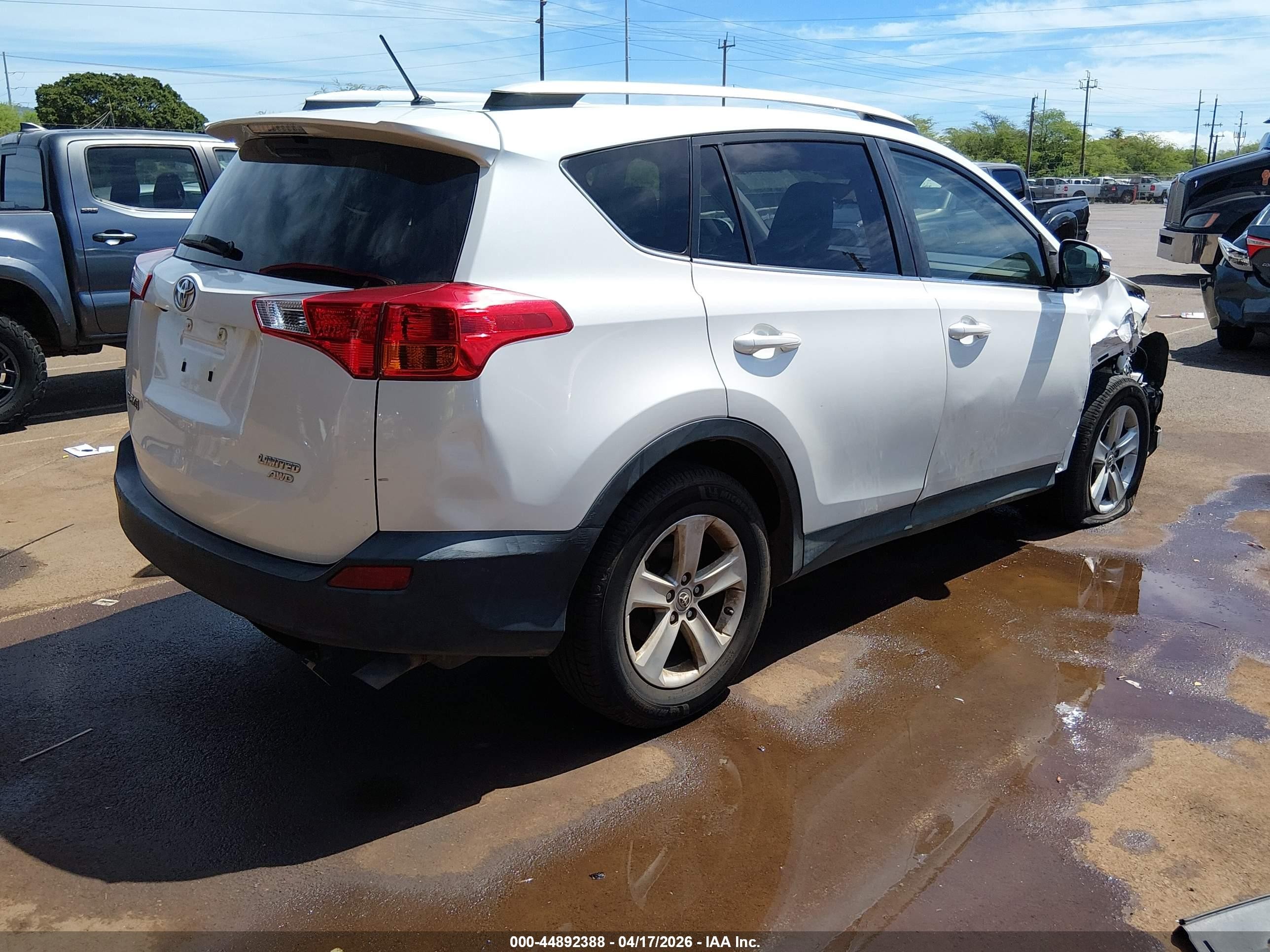 2014 Toyota Rav4 Limited White vin: JTMDFREVXED062417