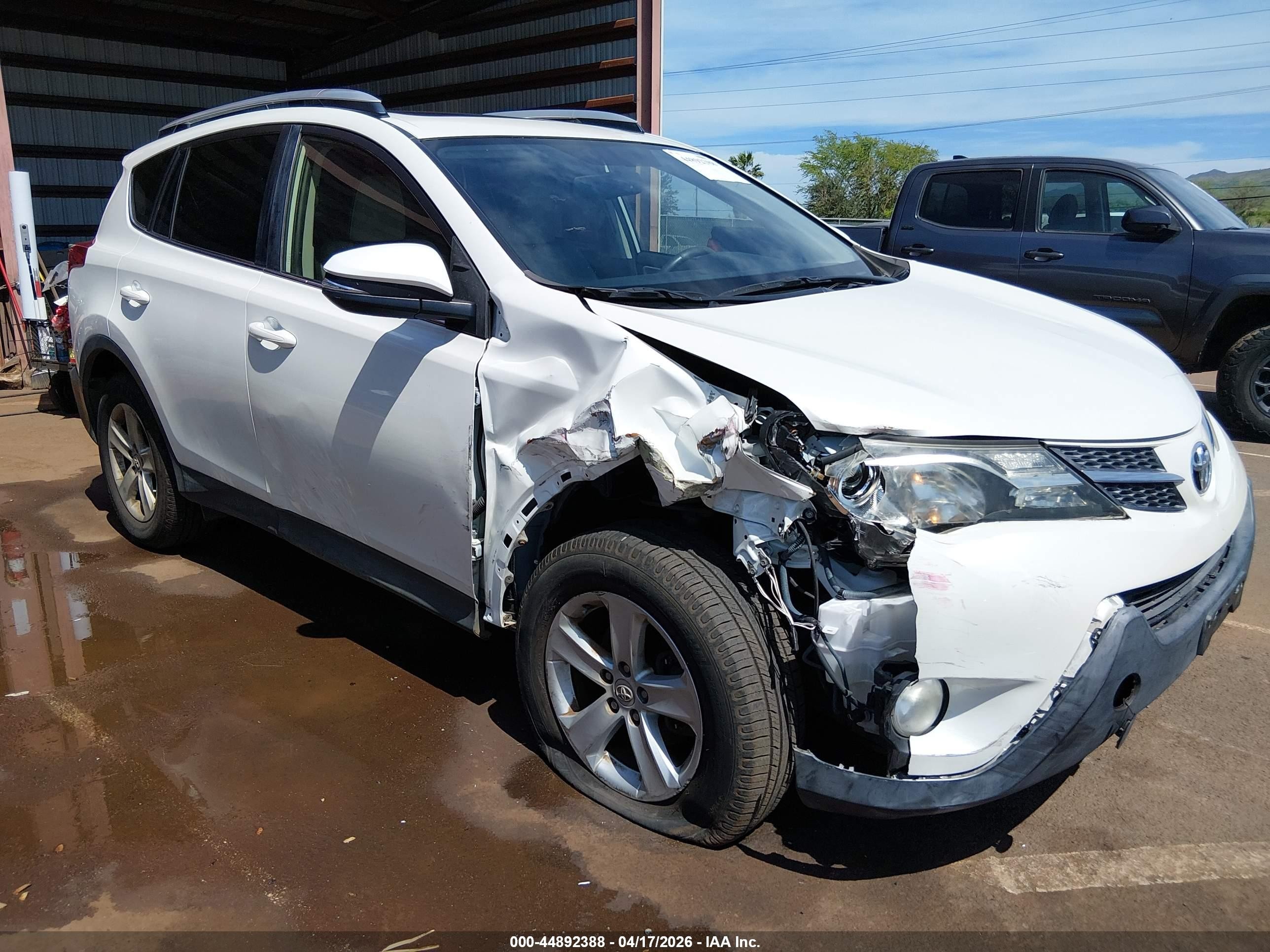 2014 Toyota Rav4 Limited White vin: JTMDFREVXED062417