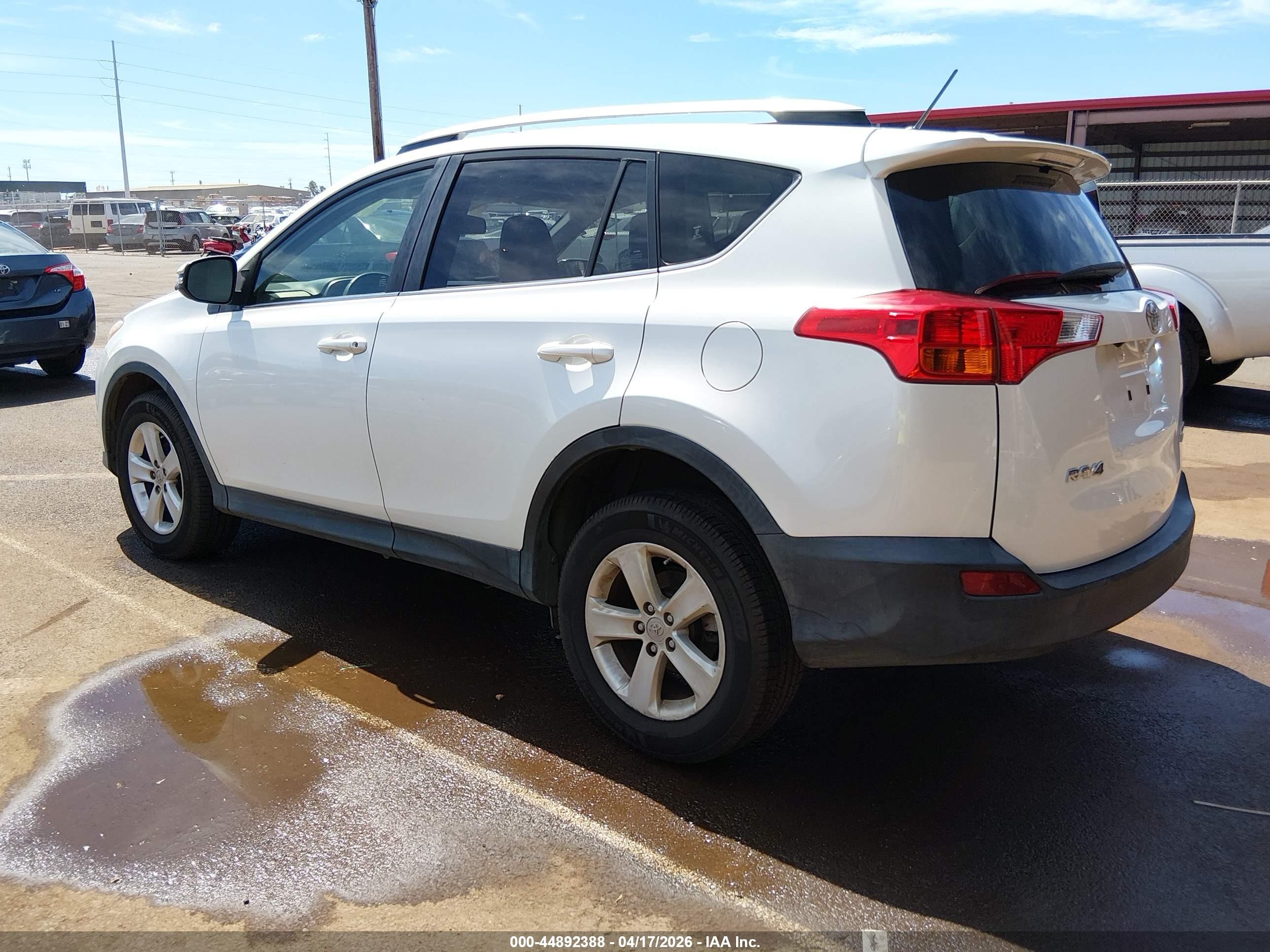 2014 Toyota Rav4 Limited White vin: JTMDFREVXED062417