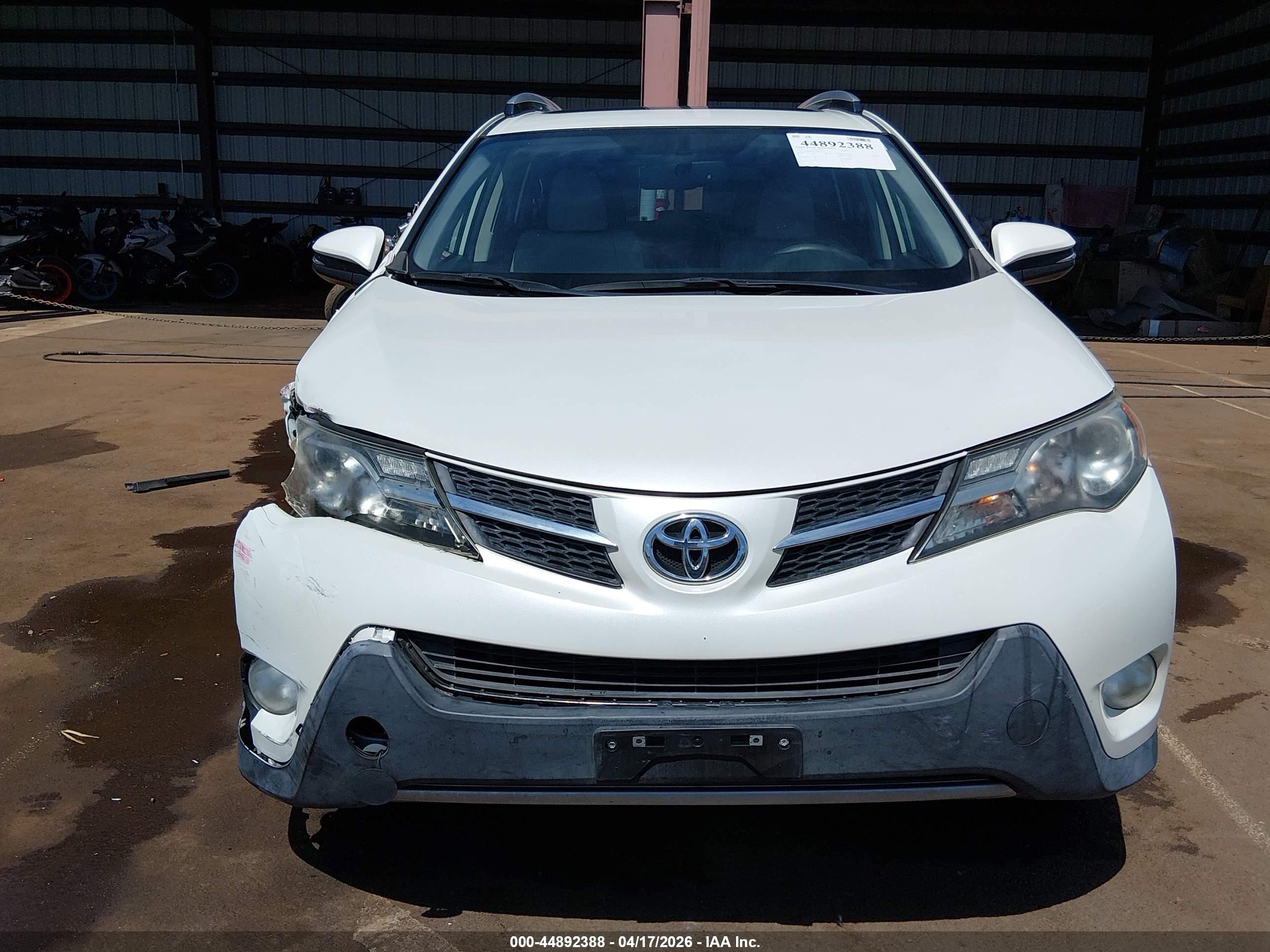 2014 Toyota Rav4 Limited White vin: JTMDFREVXED062417
