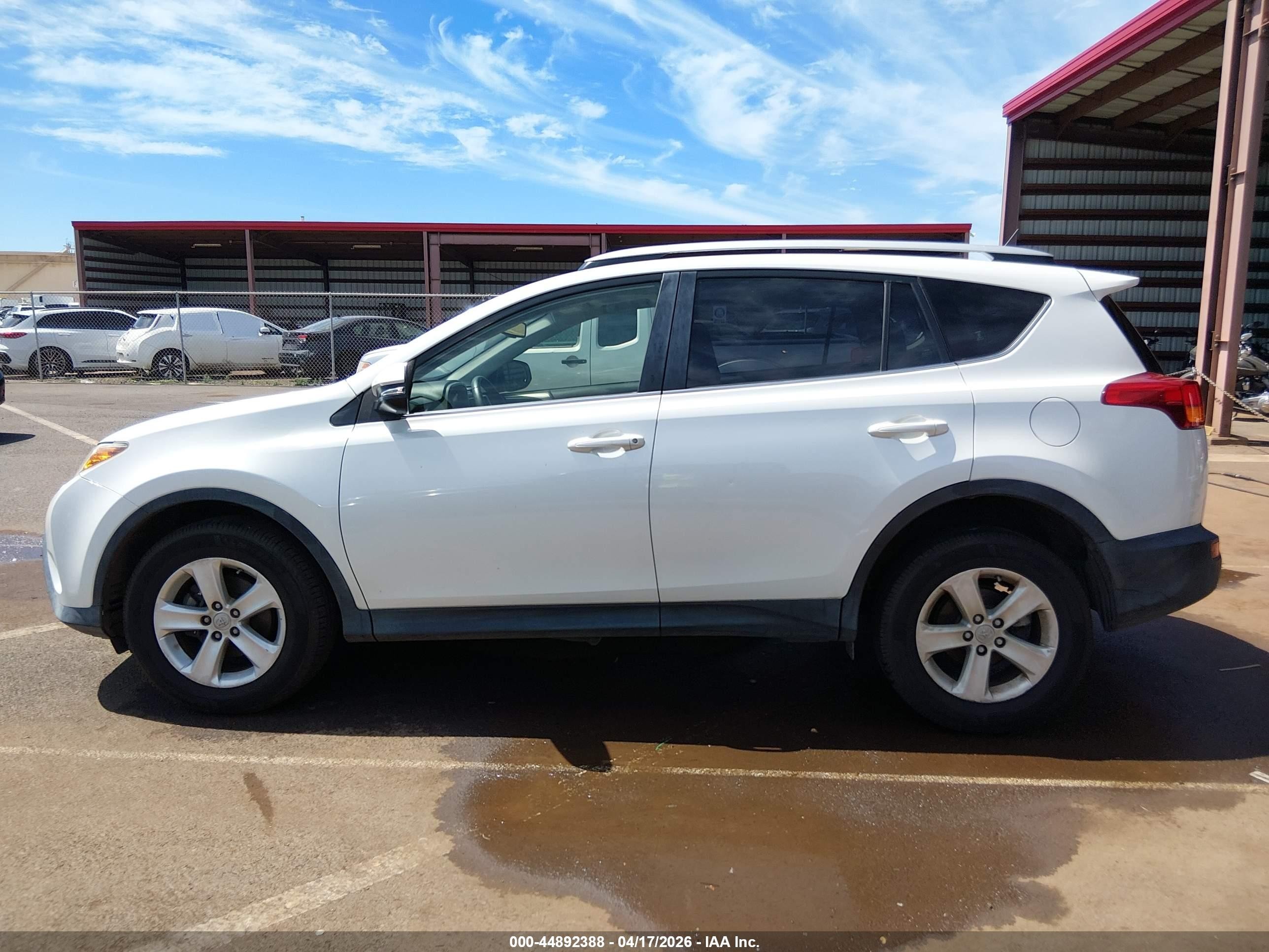 2014 Toyota Rav4 Limited White vin: JTMDFREVXED062417