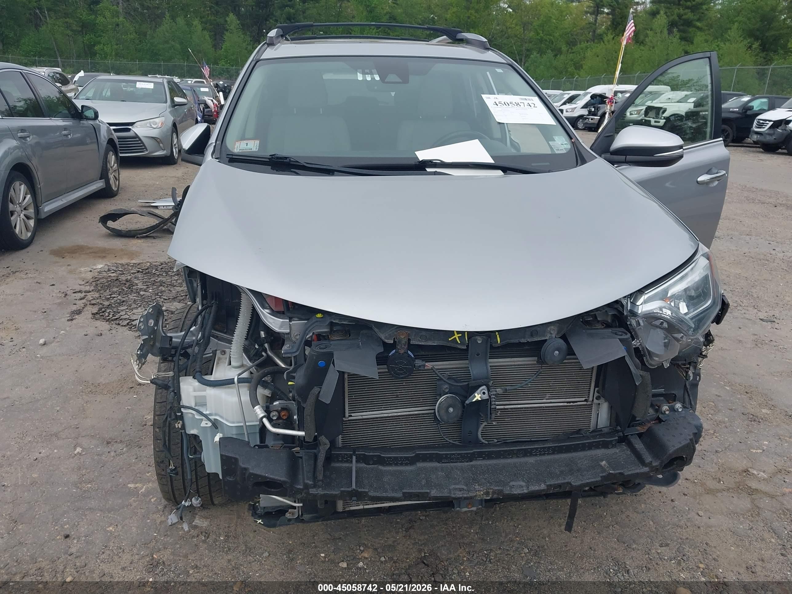 2017 Toyota Rav4 Hybrid Limited Silver vin: JTMDJREV6HD070596