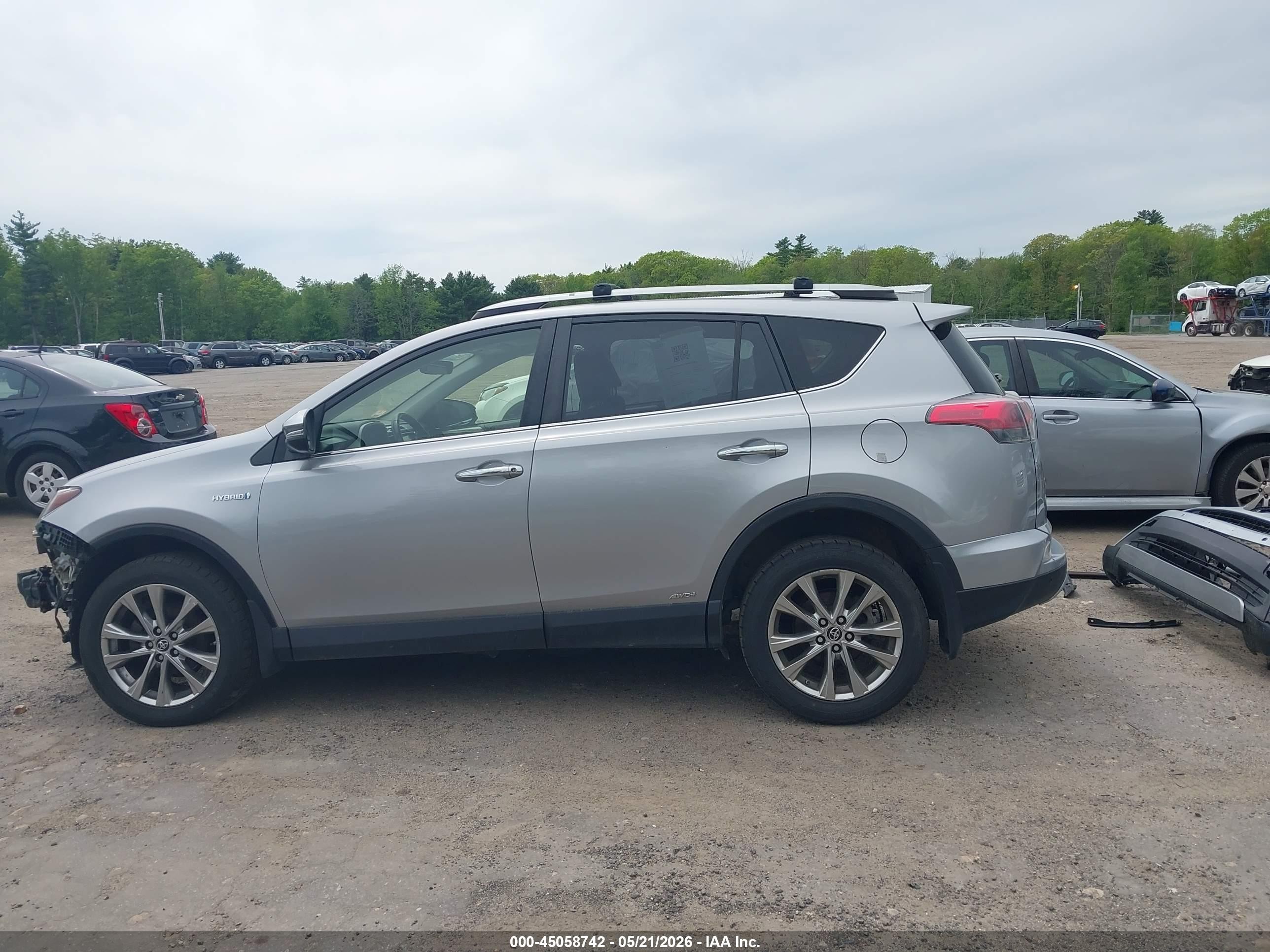 2017 Toyota Rav4 Hybrid Limited Silver vin: JTMDJREV6HD070596