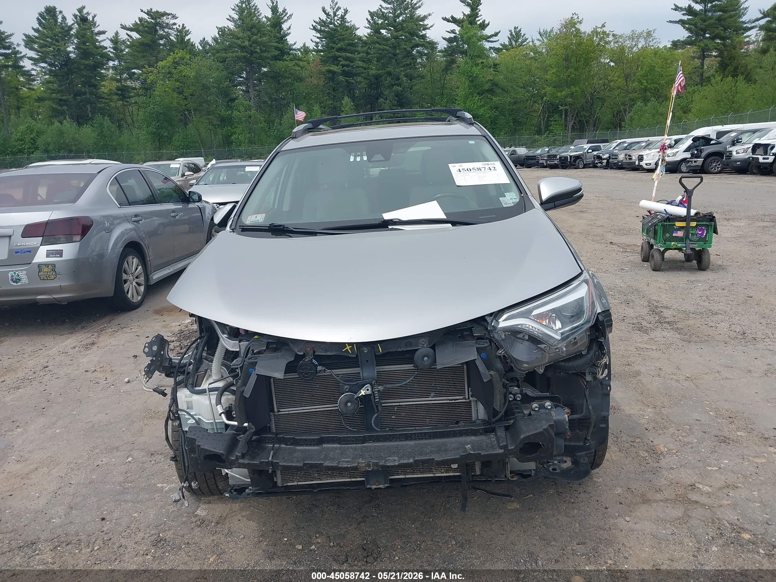 2017 Toyota Rav4 Hybrid Limited Silver vin: JTMDJREV6HD070596
