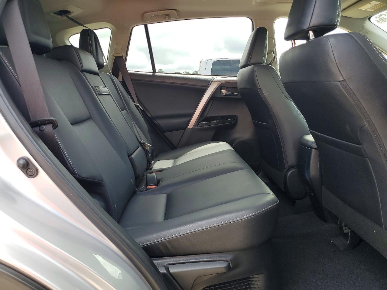 2016 Toyota Rav4 Hv Limited Silver vin: JTMDJREVXGD017351