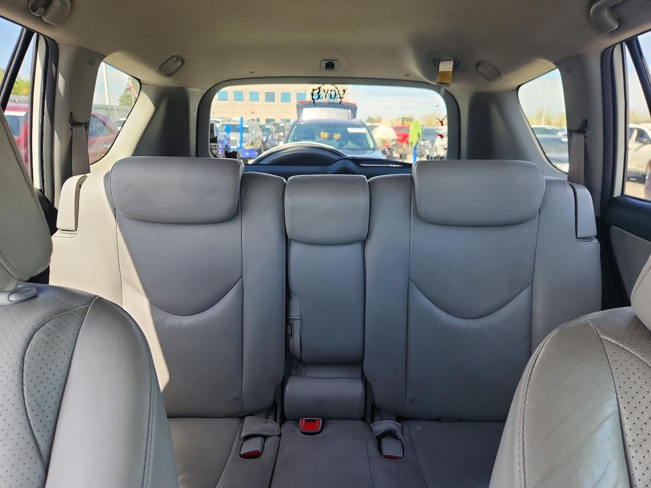 2010 Toyota Rav4 Limited White vin: JTMDK4DV1A5087372