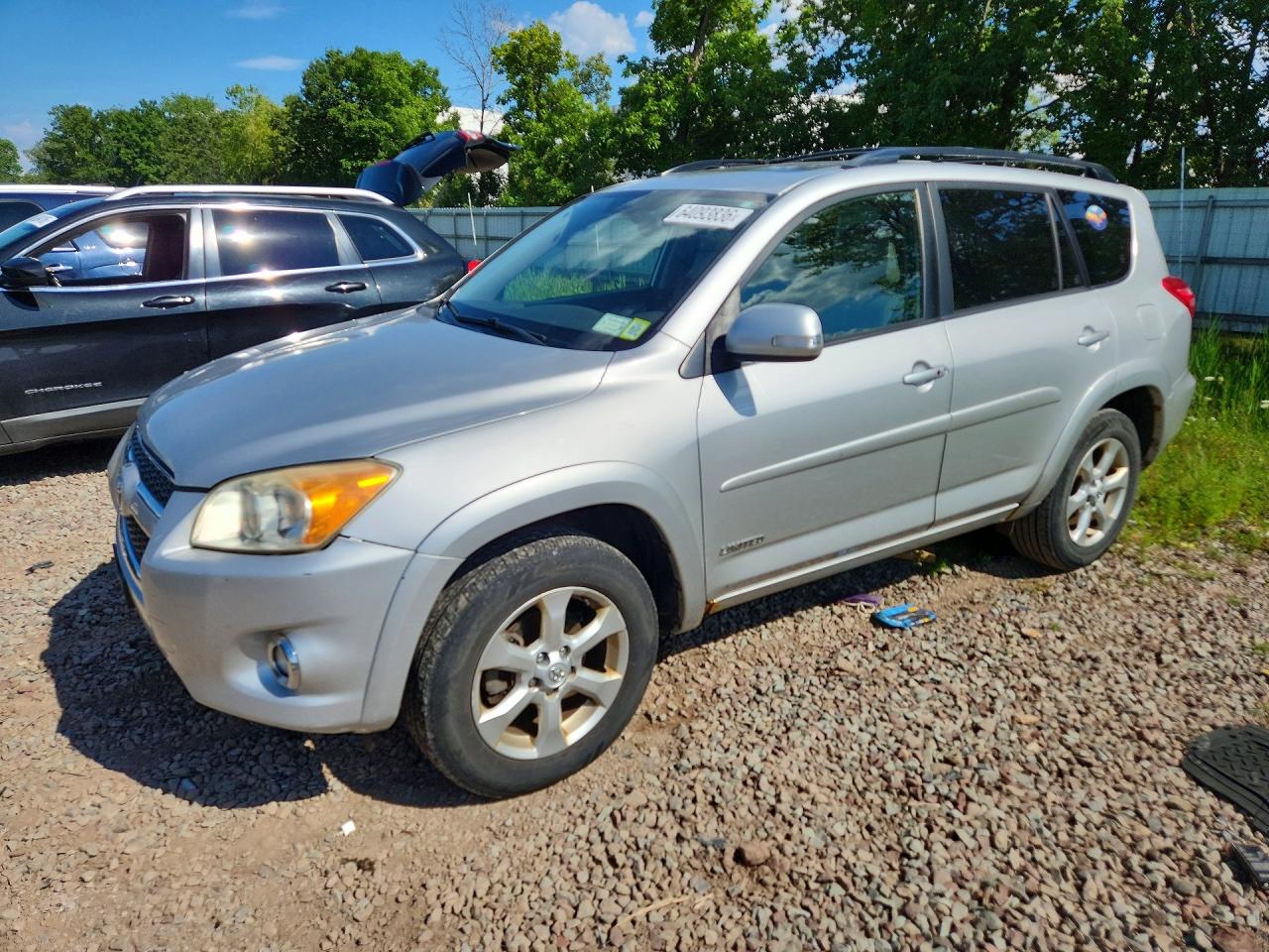 2010 Toyota Rav4 Limited Silver vin: JTMDK4DV1AD016761