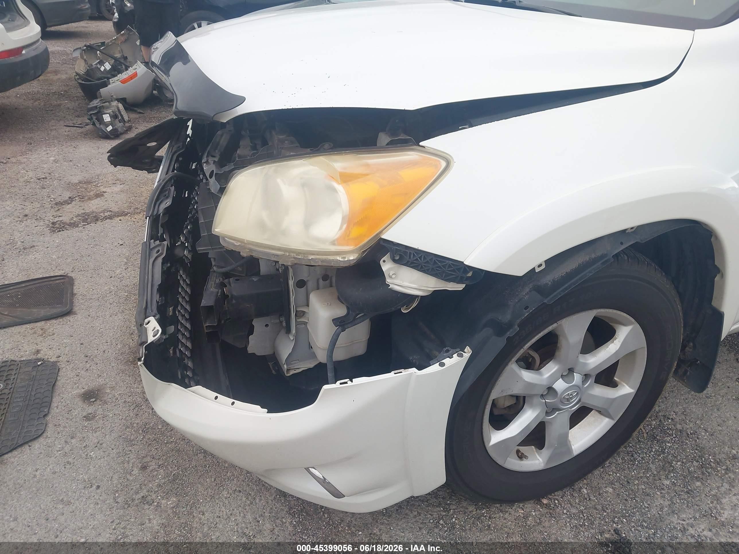 2011 Toyota Rav4 Limited V6 White vin: JTMDK4DV1B5101787