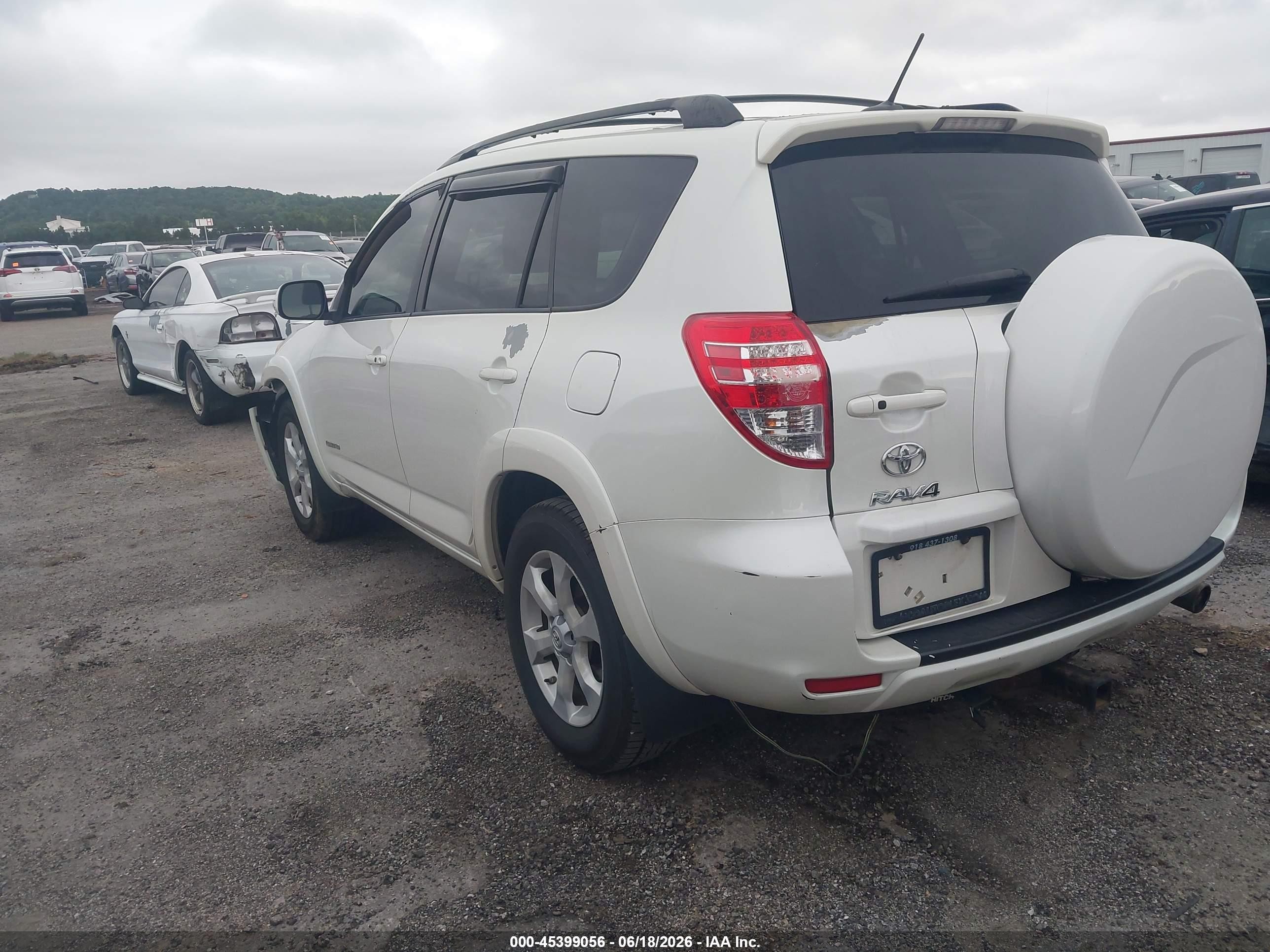 2011 Toyota Rav4 Limited V6 White vin: JTMDK4DV1B5101787
