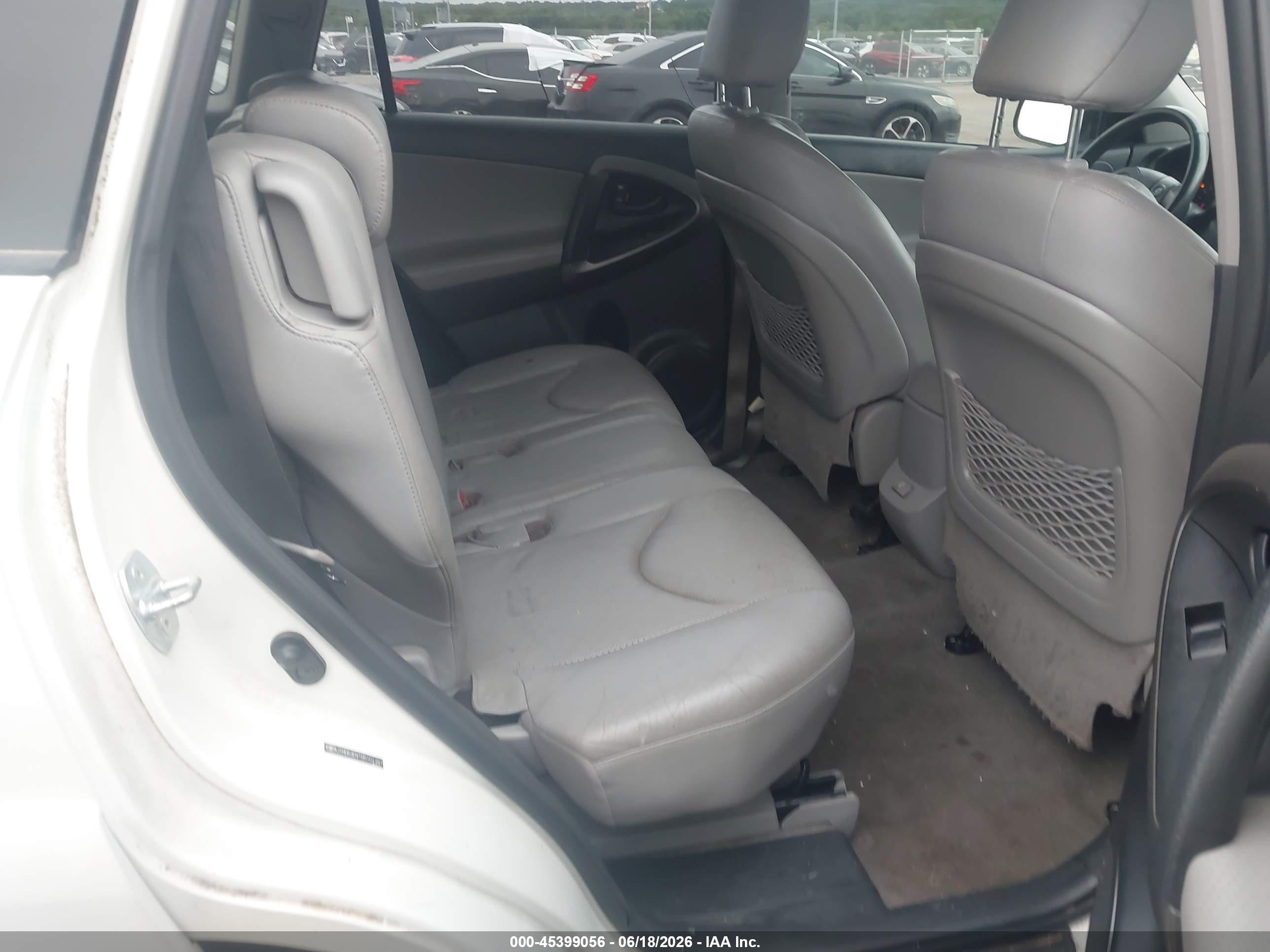 2011 Toyota Rav4 Limited V6 White vin: JTMDK4DV1B5101787