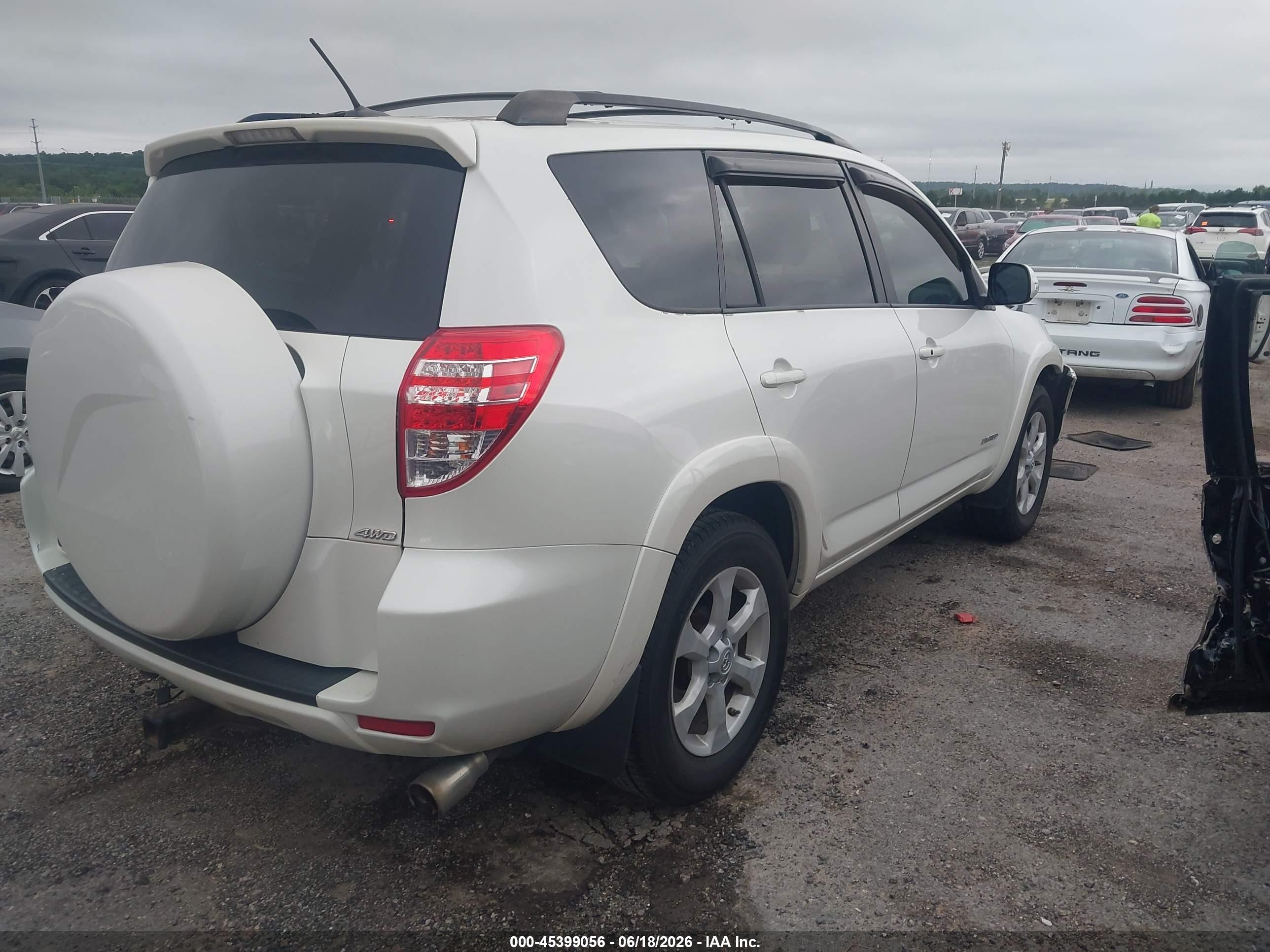 2011 Toyota Rav4 Limited V6 White vin: JTMDK4DV1B5101787