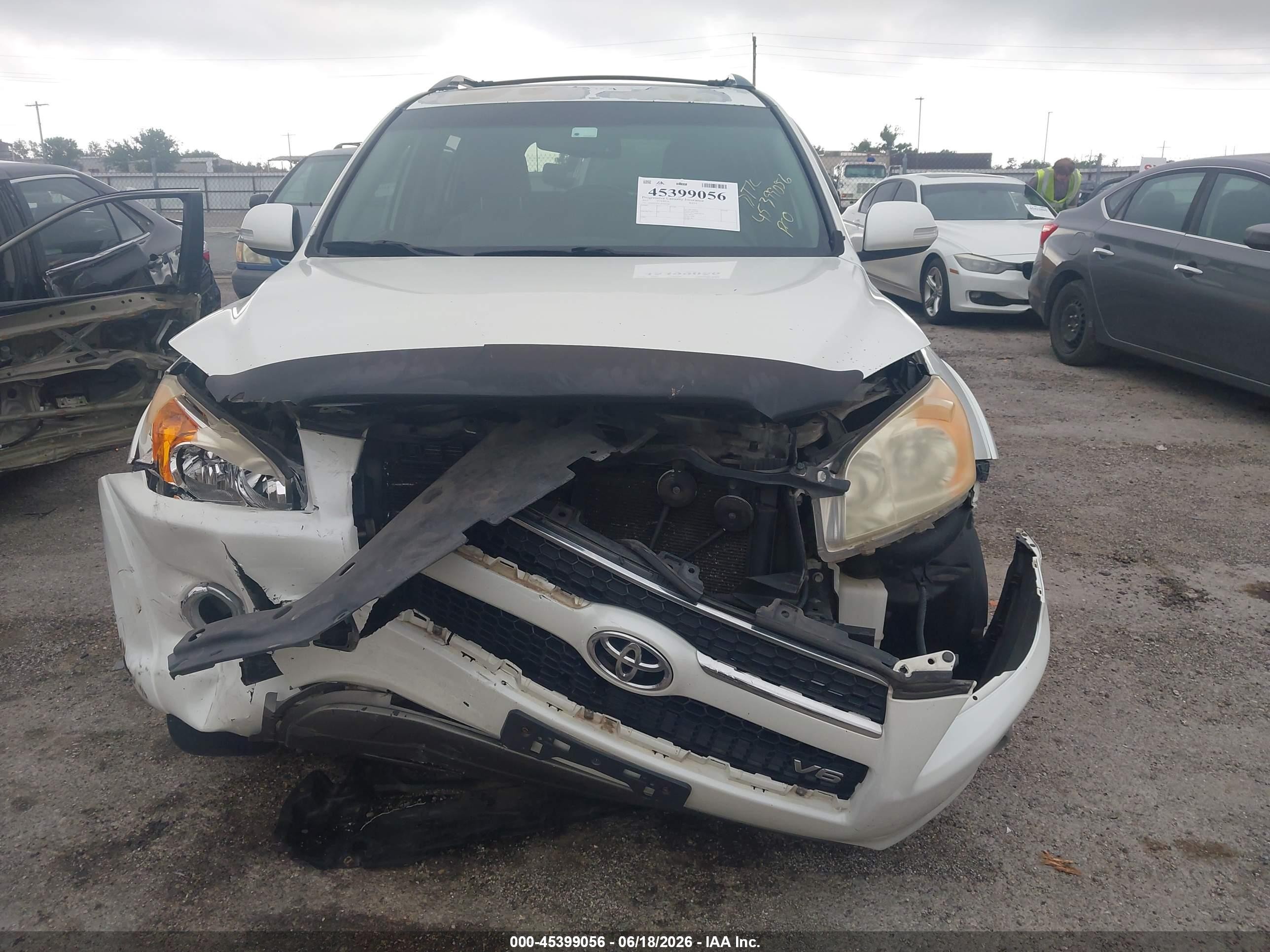 2011 Toyota Rav4 Limited V6 White vin: JTMDK4DV1B5101787