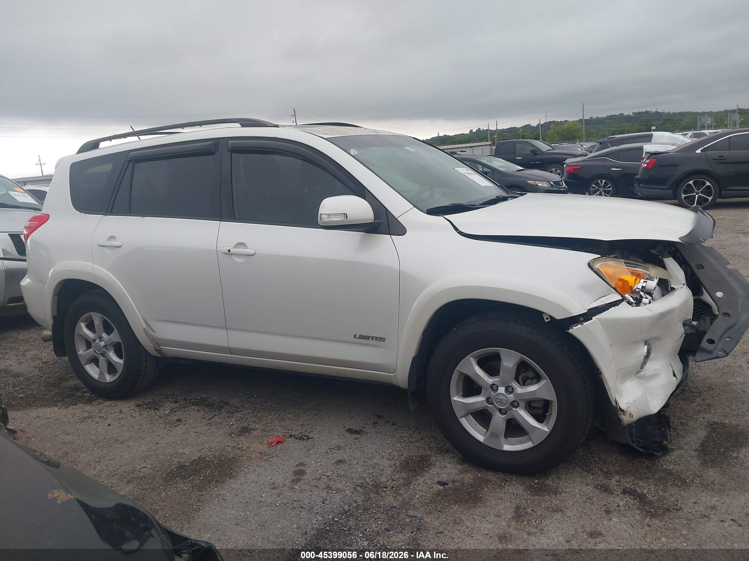 2011 Toyota Rav4 Limited V6 White vin: JTMDK4DV1B5101787