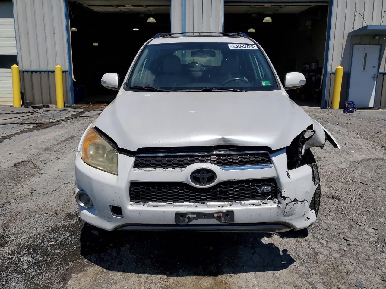 2010 Toyota Rav4 Limited White vin: JTMDK4DV2AD016798