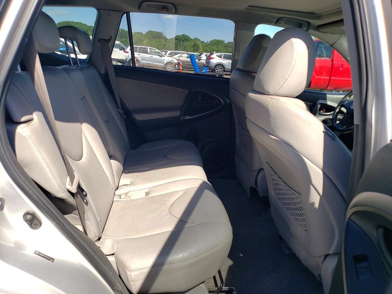2010 Toyota Rav4 Limited Silver vin: JTMDK4DV8A5091967