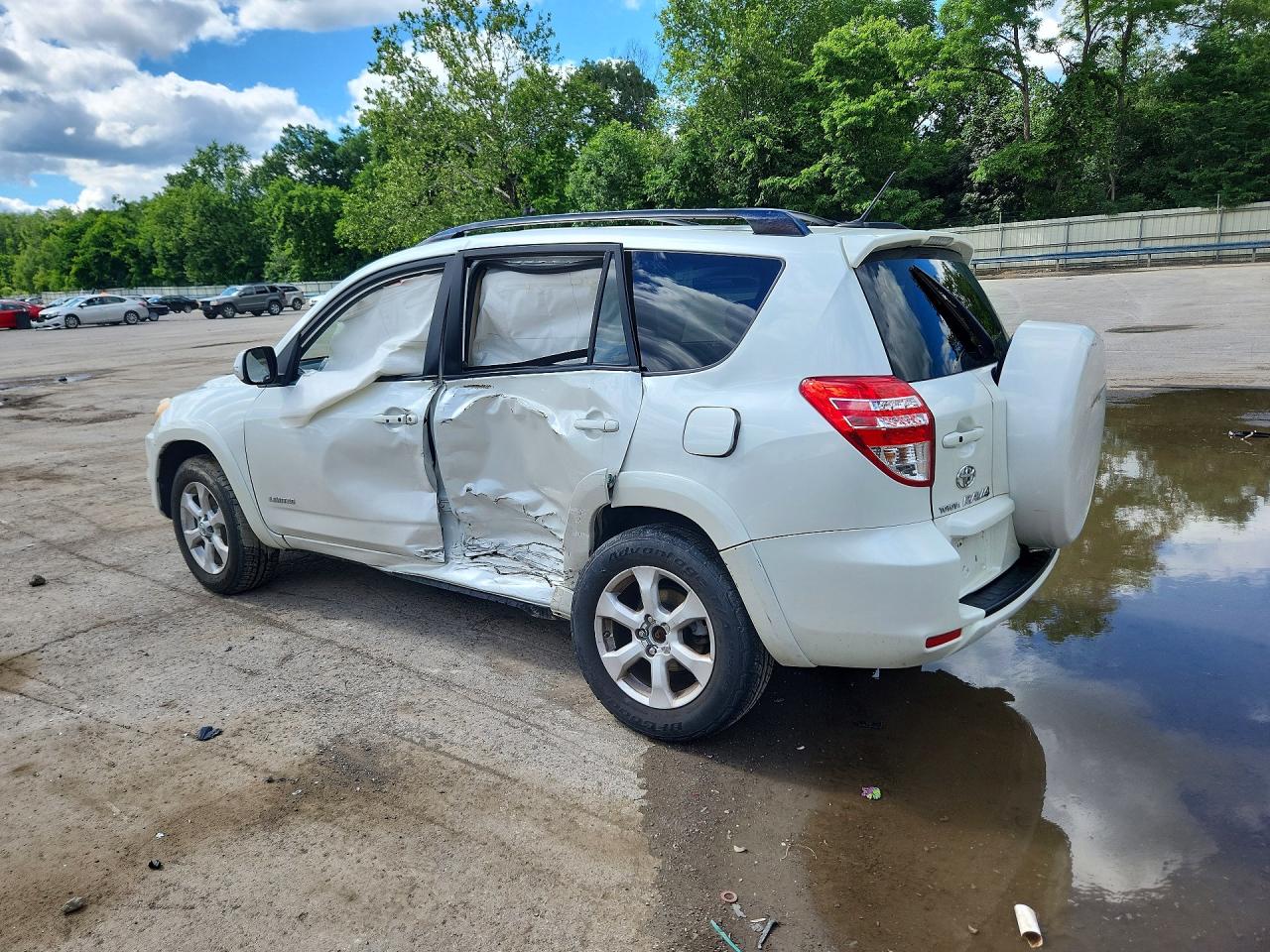 2010 Toyota Rav4 Limited White vin: JTMDK4DV9A5088124