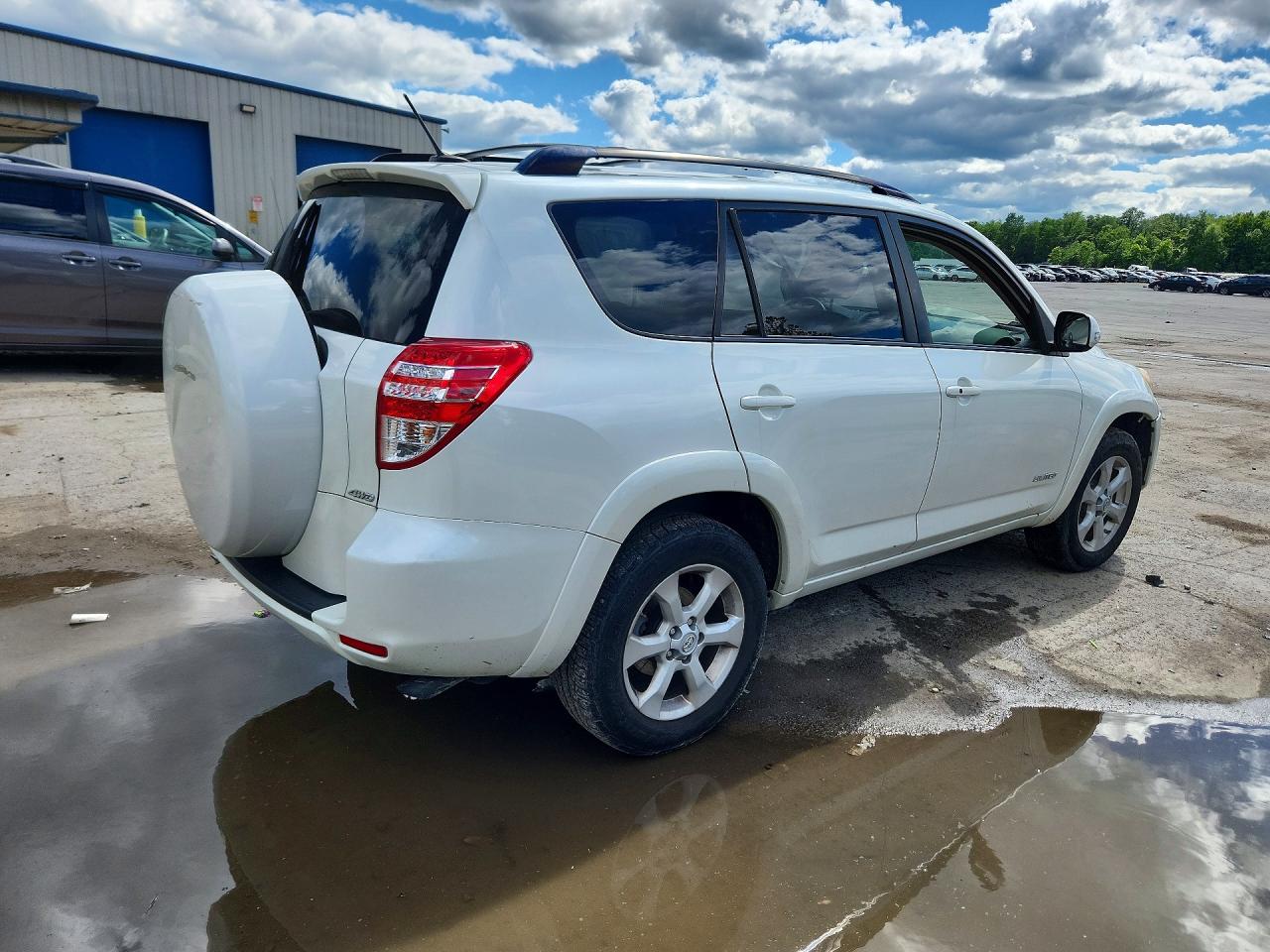 2010 Toyota Rav4 Limited White vin: JTMDK4DV9A5088124