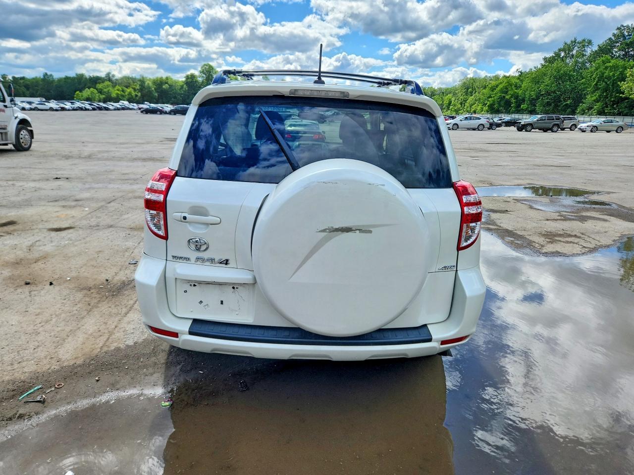 2010 Toyota Rav4 Limited White vin: JTMDK4DV9A5088124