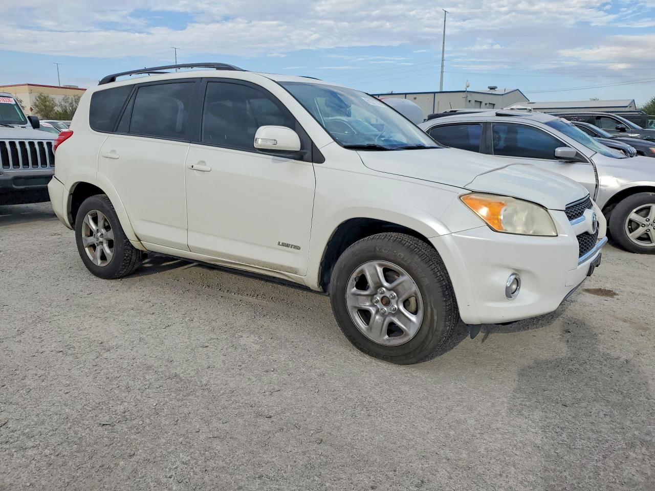 2010 Toyota Rav4 Limited White vin: JTMDK4DVXA5090805