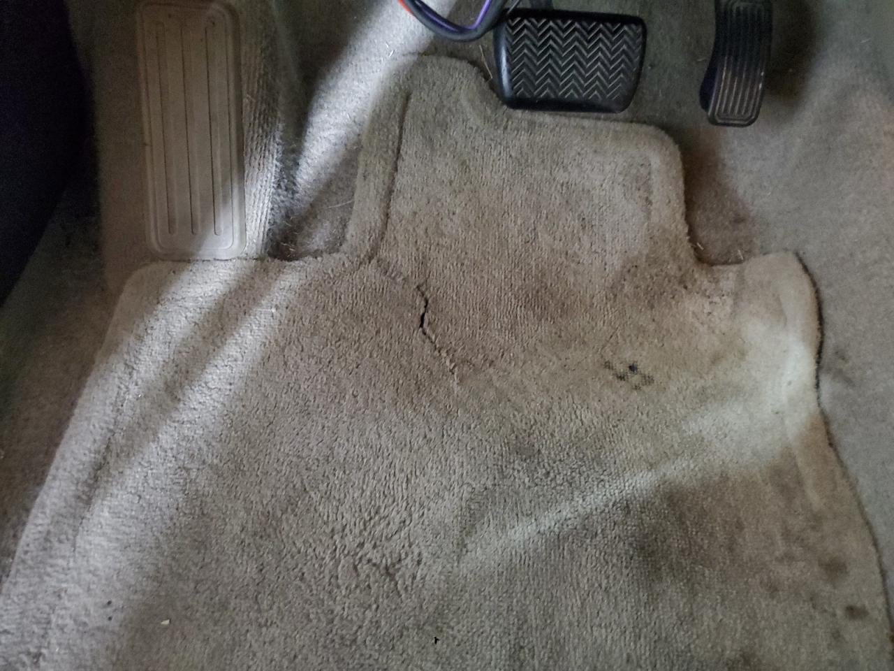 2011 Toyota Rav4 Limited Красный vin: JTMDK4DVXB5104400 Damage: Left Front Carpet, Stained, Permanent
