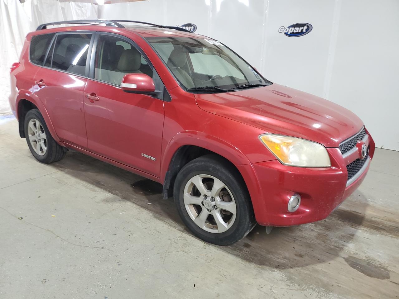 2011 Toyota Rav4 Limited Красный vin: JTMDK4DVXB5104400 Damage: Right Front Tire, Worn, Replacement Required