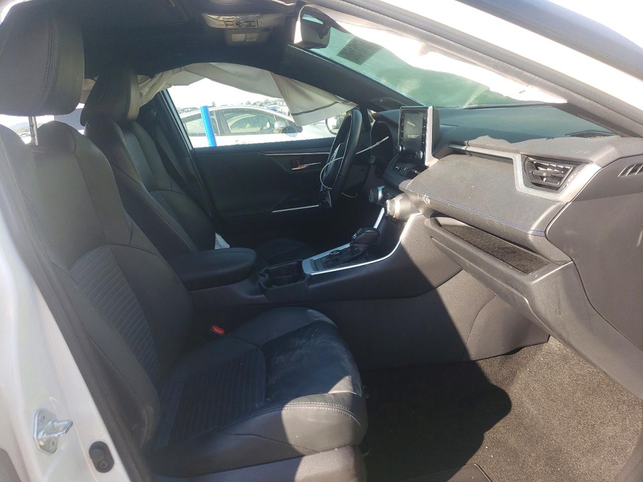 2021 Toyota Rav4 Xse Белый vin: JTME6RFV0MJ011947