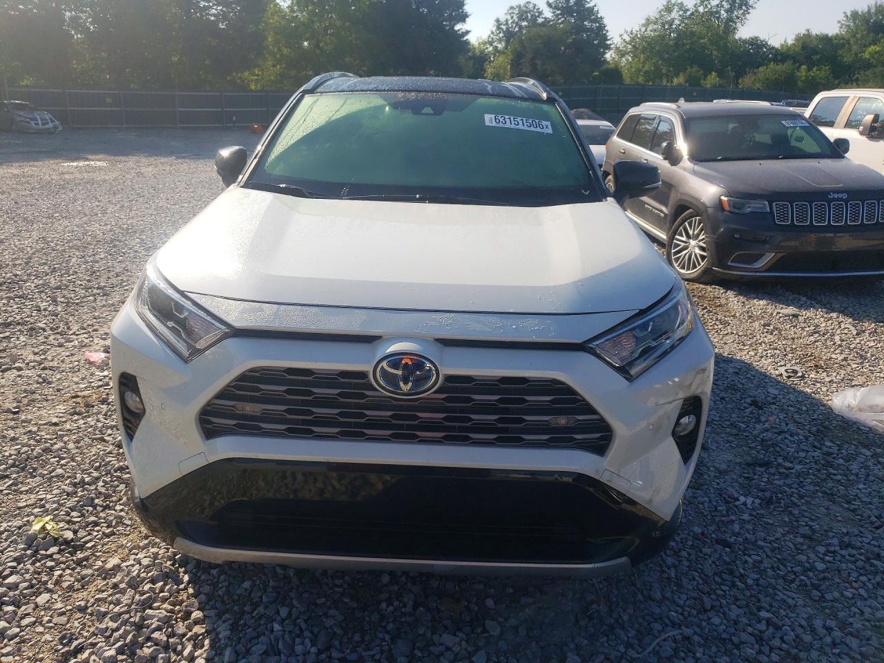 2021 Toyota Rav4 Xse Белый vin: JTME6RFV0MJ011947