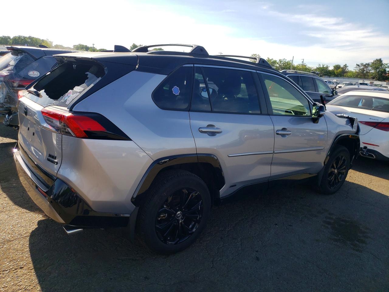 2024 Toyota Rav4 Xse Серебряный vin: JTME6RFV5RD569184