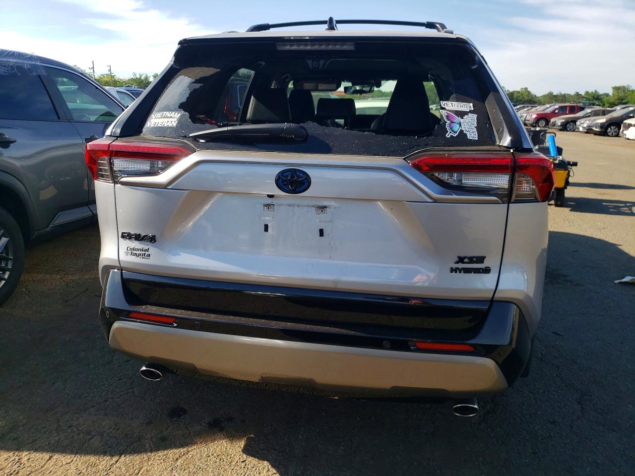 2024 Toyota Rav4 Xse Серебряный vin: JTME6RFV5RD569184