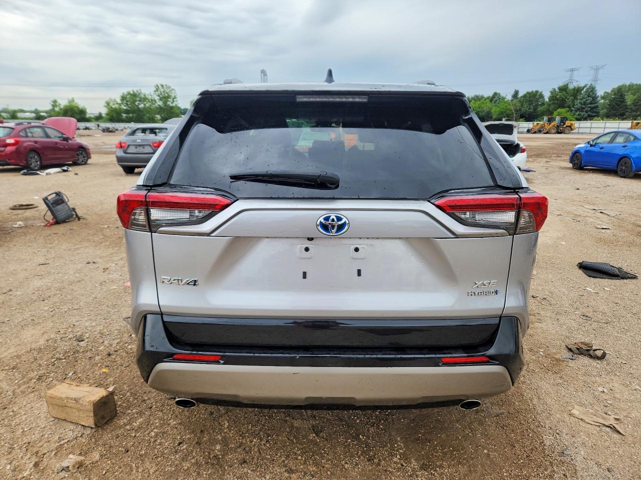 2023 Toyota Rav4 Xse Silver vin: JTME6RFVXPJ037721