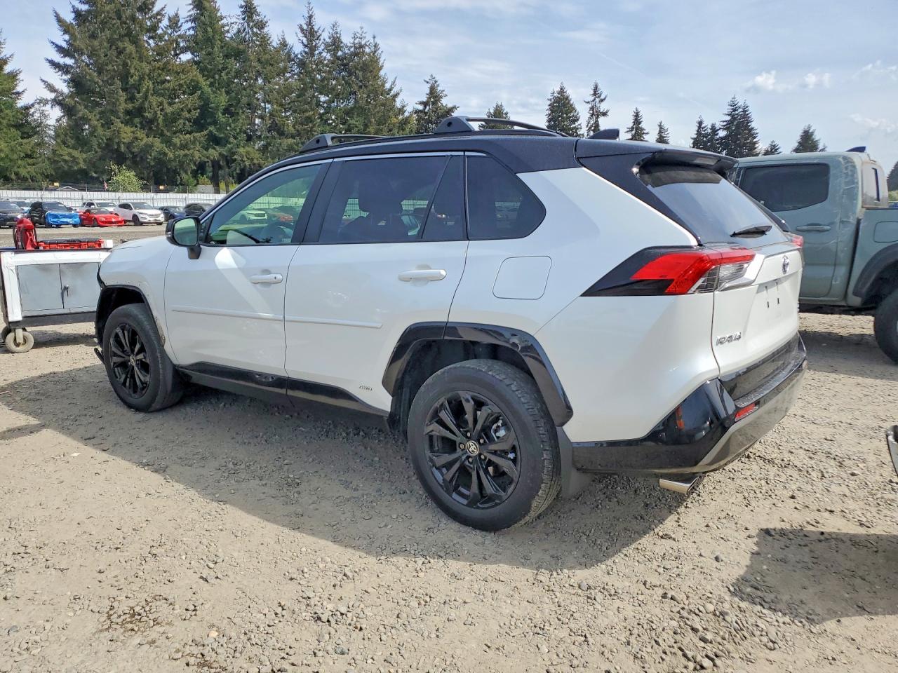 2024 Toyota Rav4 Xse White vin: JTME6RFVXRD558200