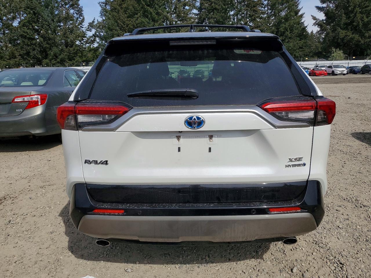 2024 Toyota Rav4 Xse White vin: JTME6RFVXRD558200