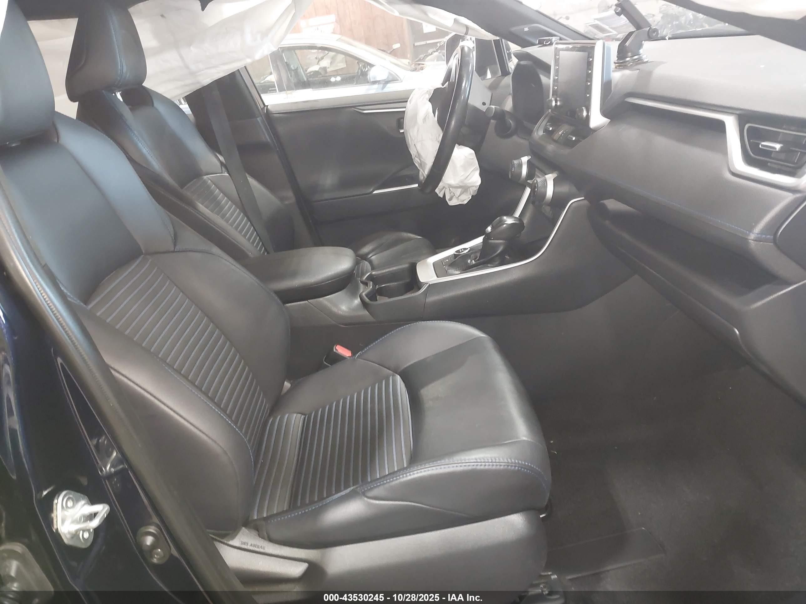2019 Toyota Rav4 Hybrid Xse Blue vin: JTMEWRFV1KJ013364