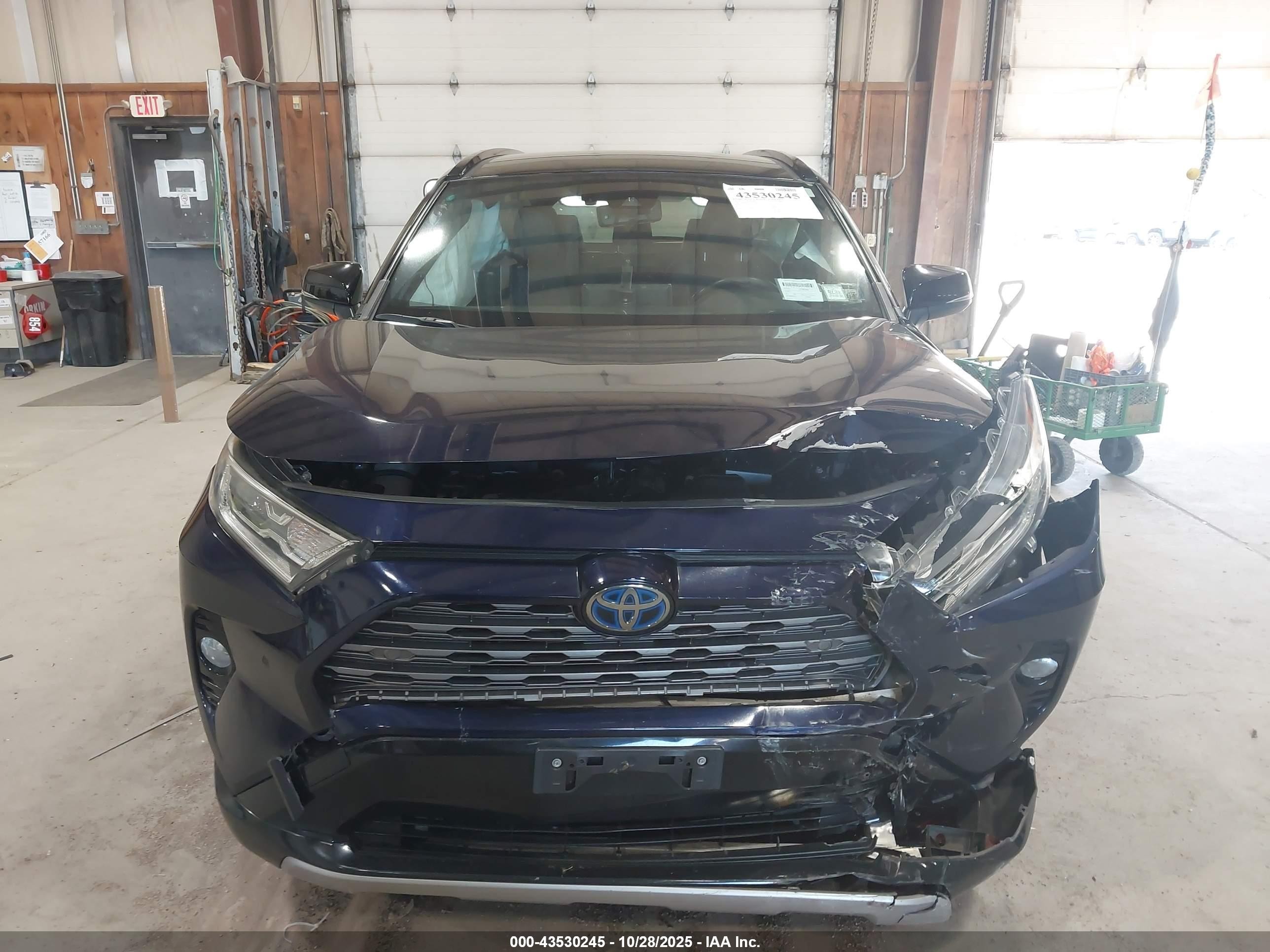 2019 Toyota Rav4 Hybrid Xse Blue vin: JTMEWRFV1KJ013364