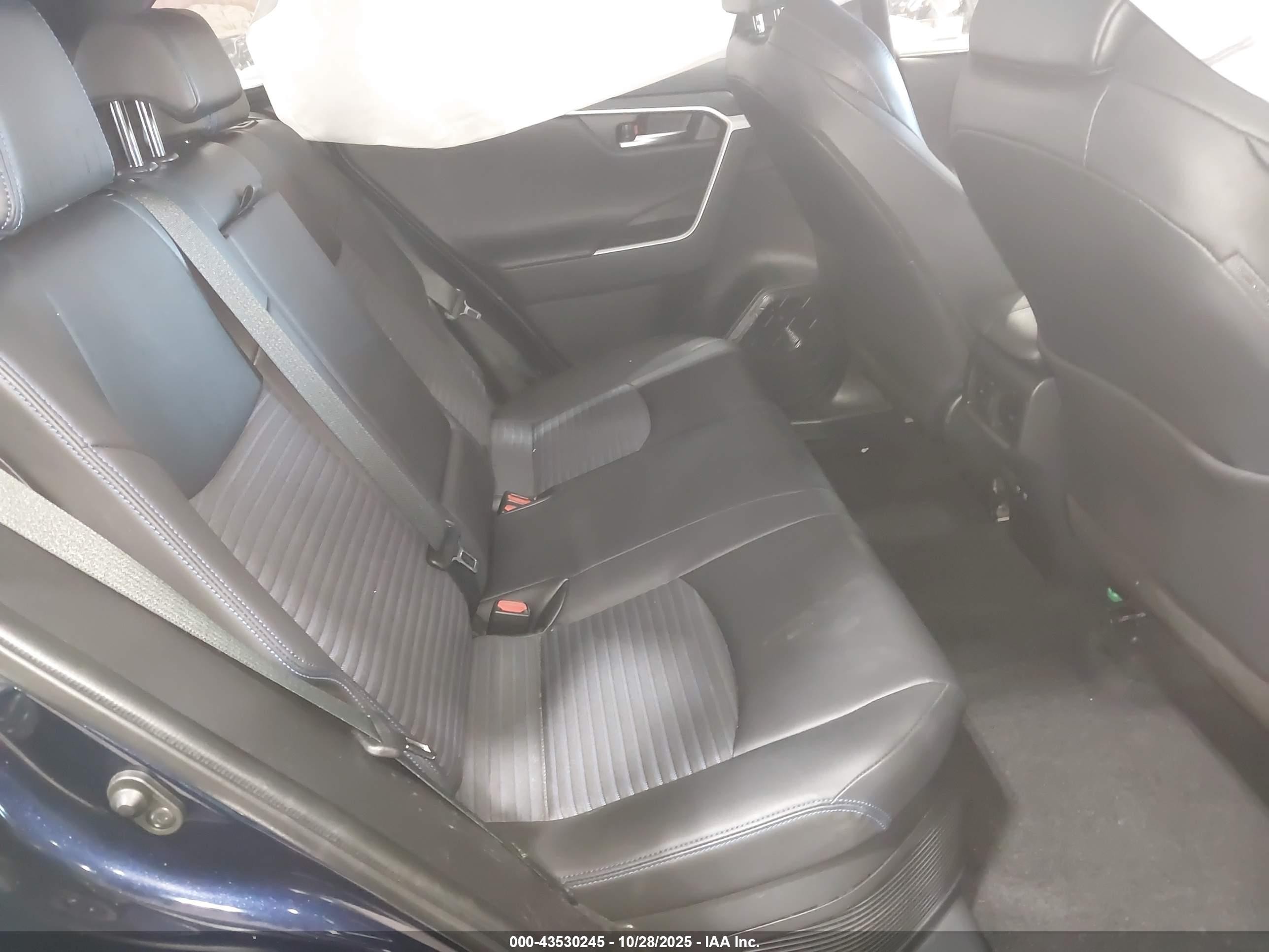 2019 Toyota Rav4 Hybrid Xse Blue vin: JTMEWRFV1KJ013364