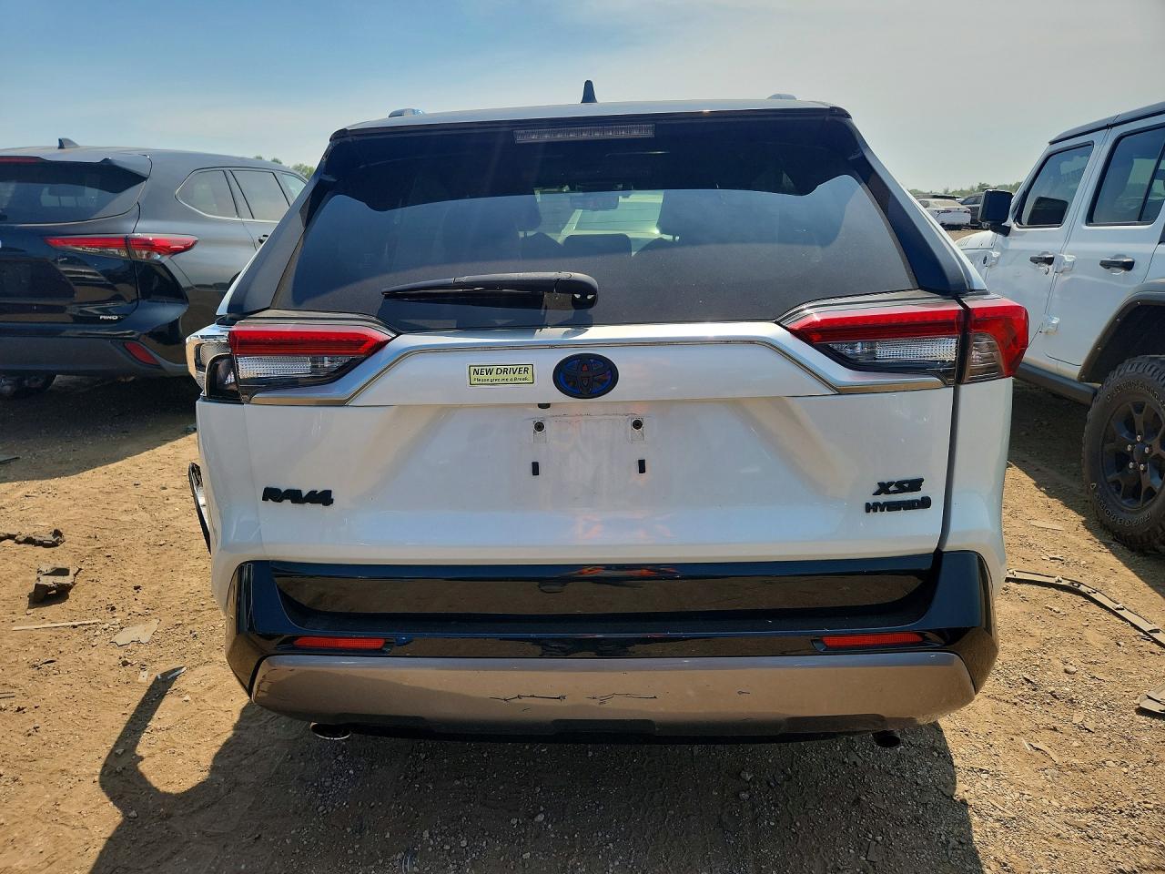 2020 Toyota Rav4 Xse White vin: JTMEWRFV2LJ049498