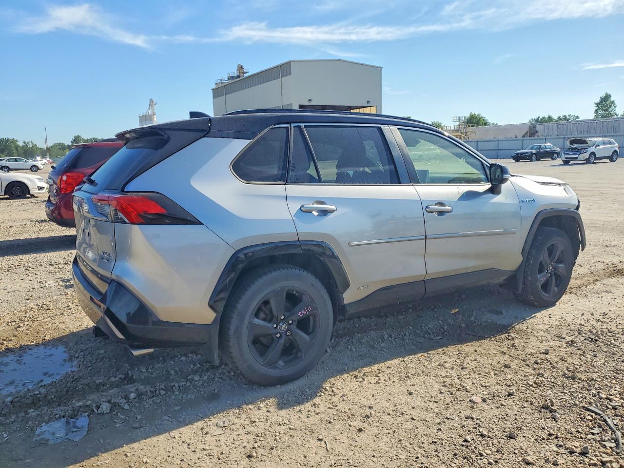 2019 Toyota Rav4 Xse Silver vin: JTMEWRFV6KJ010122
