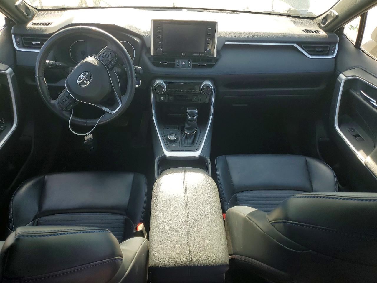 2019 Toyota Rav4 Xse Silver vin: JTMEWRFV6KJ010122