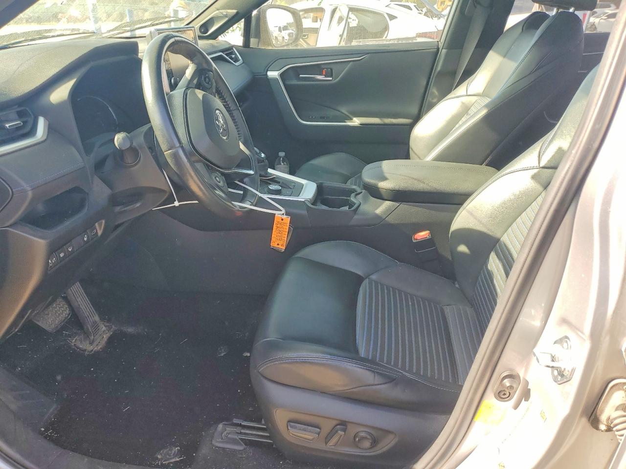 2019 Toyota Rav4 Xse Silver vin: JTMEWRFV6KJ010122